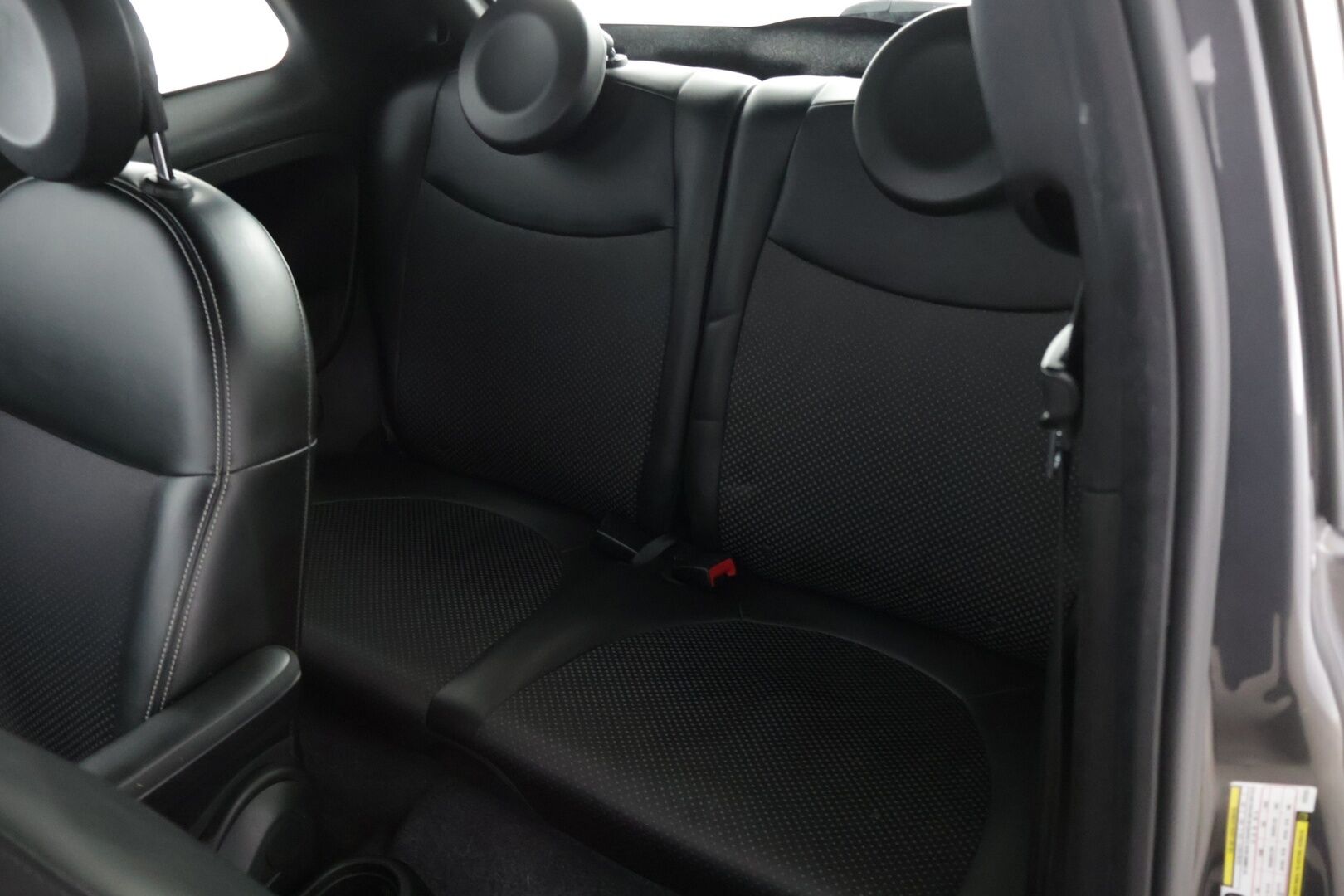 Fiat 500e 2016 Viistoperä * Vakkari / Navi / Ilmastointi / Nahkapenkit * - * Siistikuntoinen, näppärä ja edullinen käyttöauto! *  Tähän myös todella pieni kuukausierä! * - HULLU BLACKWEEK KORKOTARJOUS 2,49%