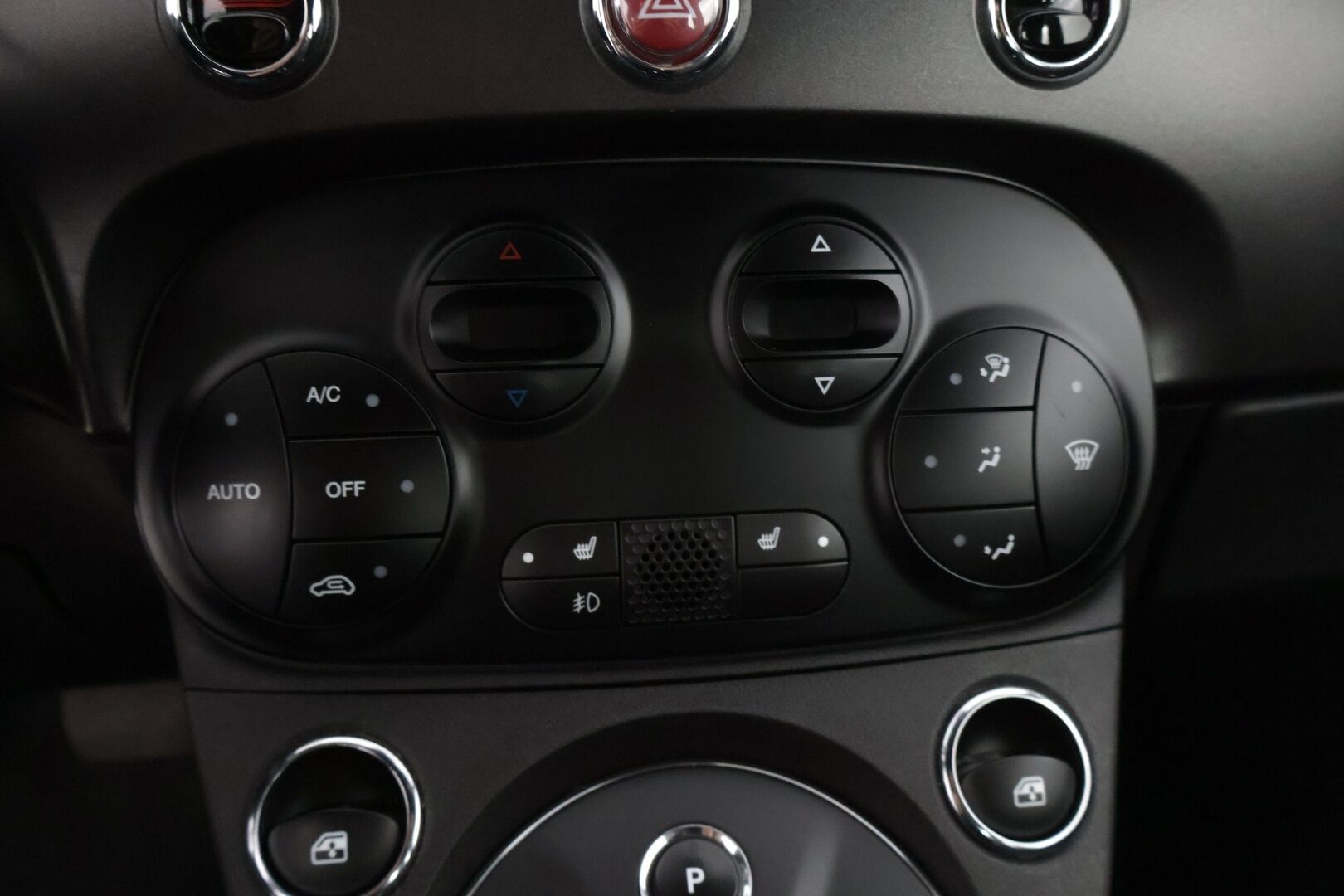 Fiat 500e 2016 Viistoperä * Vakkari / Navi / Ilmastointi / Nahkapenkit * - * Siistikuntoinen, näppärä ja edullinen käyttöauto! *  Tähän myös todella pieni kuukausierä! * - HULLU BLACKWEEK KORKOTARJOUS 2,49%