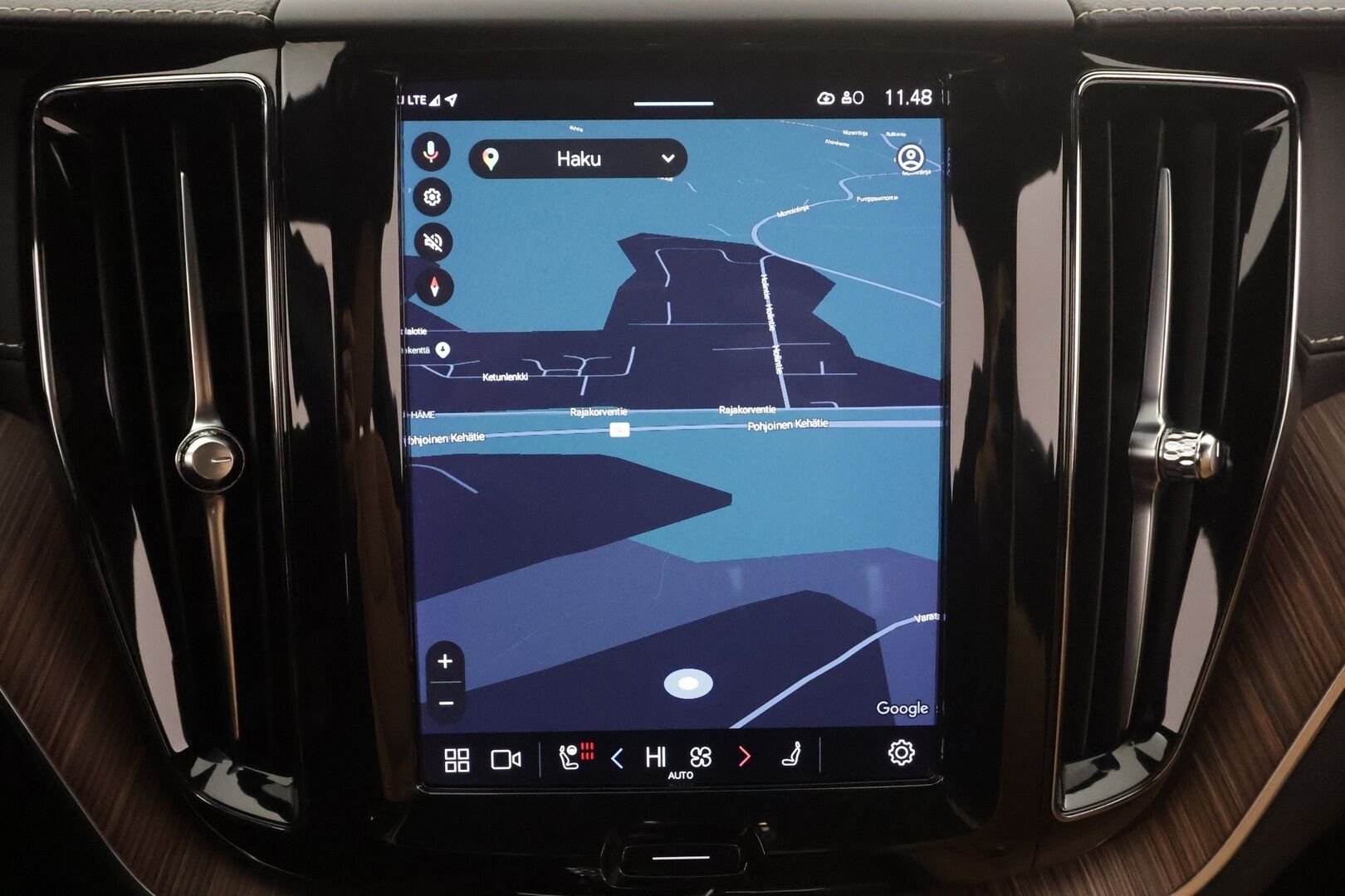 Volvo XC60 2022 B4 AWD D-MHEV Business Inscription * Webasto / ACC / Full-LED / P.Kamera / Ilmastoidut Sportnahat Muistilla / Navi * - KATSO HINTA! /  Merkkihuollot / Kahdet renkaat aluvanteilla / 1-om Suomi-auto - HULLUT AVAJAISHULINAT KORKOTARJOUS 3,29 %