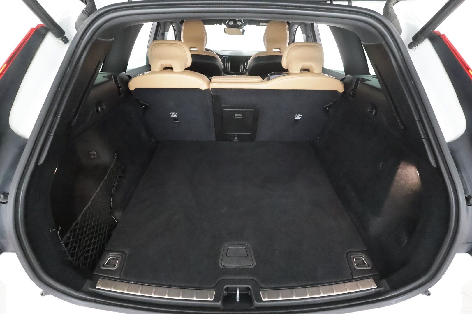 Volvo XC60 2022 B4 AWD D-MHEV Business Inscription - Webasto |  ACC | Full-LED | P.Kamera | Ilmastoidut Sportnahat Muistilla | Navi | KATSO HISTORIALLINEN KAMPANJAHINTA! | Merkkihuollot | Kahdet renkaat aluvanteilla | 1-om Suomi-auto