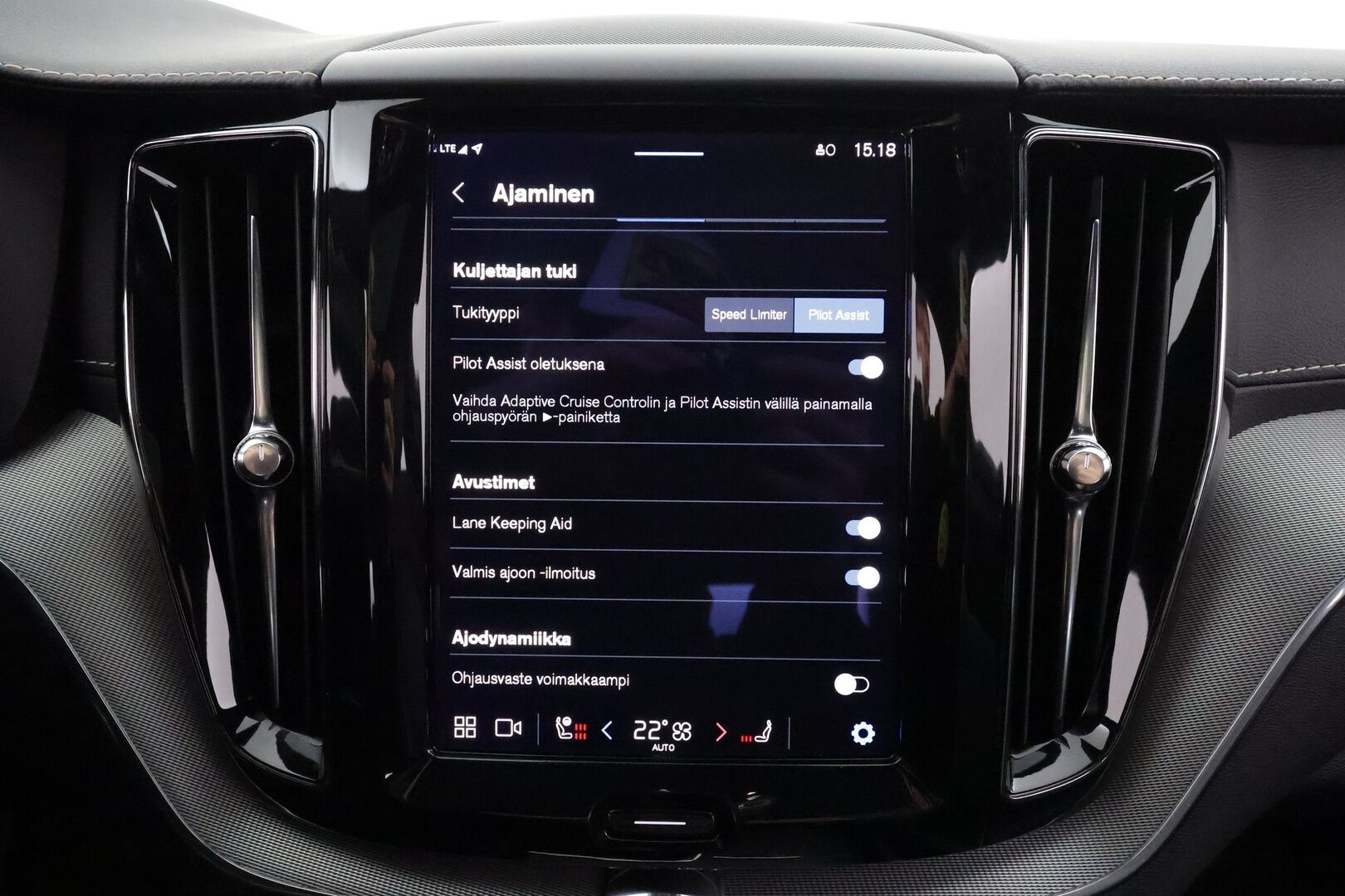 Volvo XC60 2022 T6 TwE AWD Business R-Design Edition aut * Webasto / ACC / Full-LED / P.Kamera / Sportpenkki Muistilla / Panorama * - 1-om Suomi-auto / 2x Latauskaapelit / Kahdet renkaat / Akku kuntotarkastettu - HULLU BLACKWEEK KORKOTARJOUS 2,49%