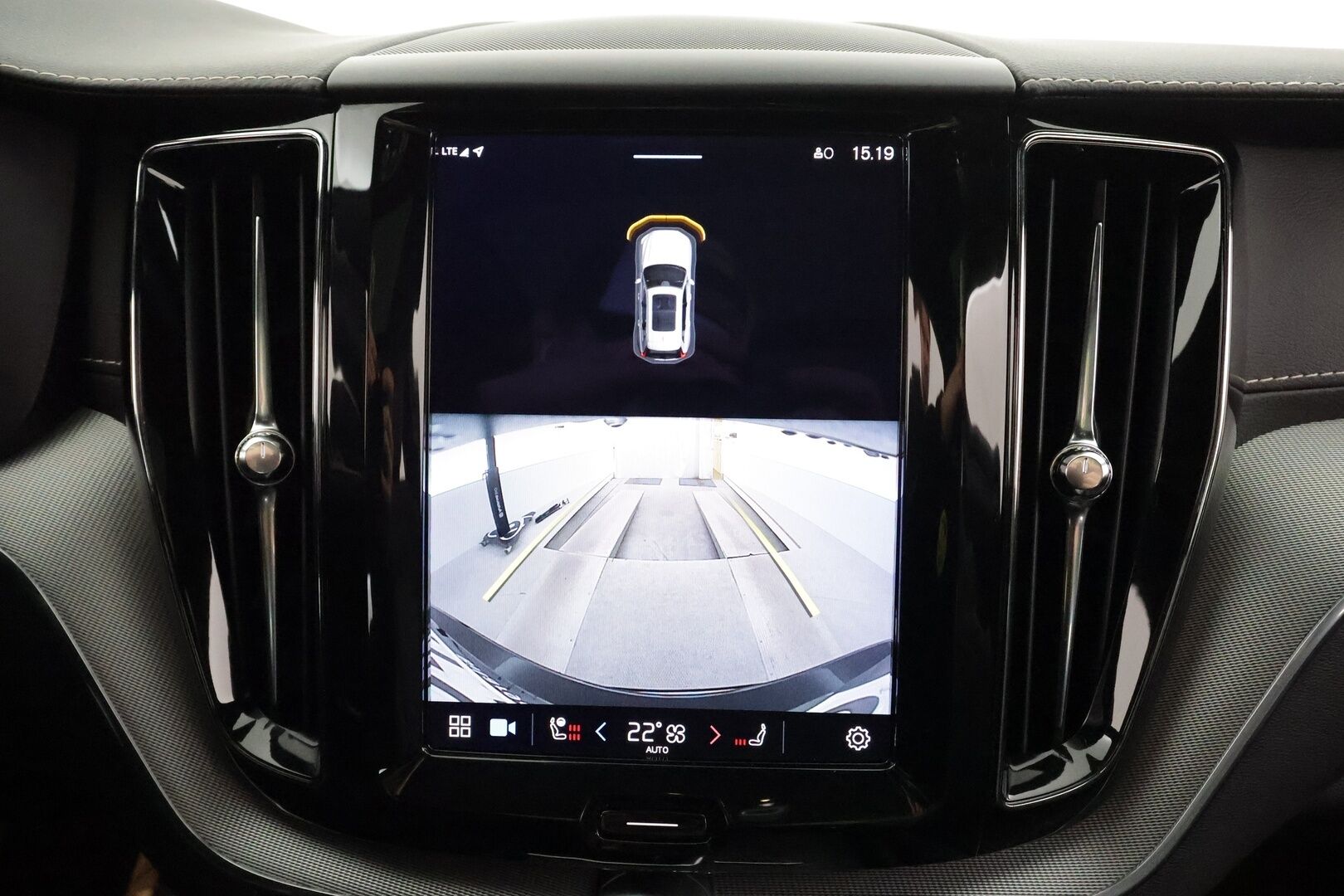 Volvo XC60 2022 T6 TwE AWD Business R-Design Edition aut * Webasto / ACC / Full-LED / P.Kamera / Sportpenkki Muistilla / Panorama * - 1-om Suomi-auto / 2x Latauskaapelit / Kahdet renkaat / Akku kuntotarkastettu - HULLU BLACKWEEK KORKOTARJOUS 2,49%