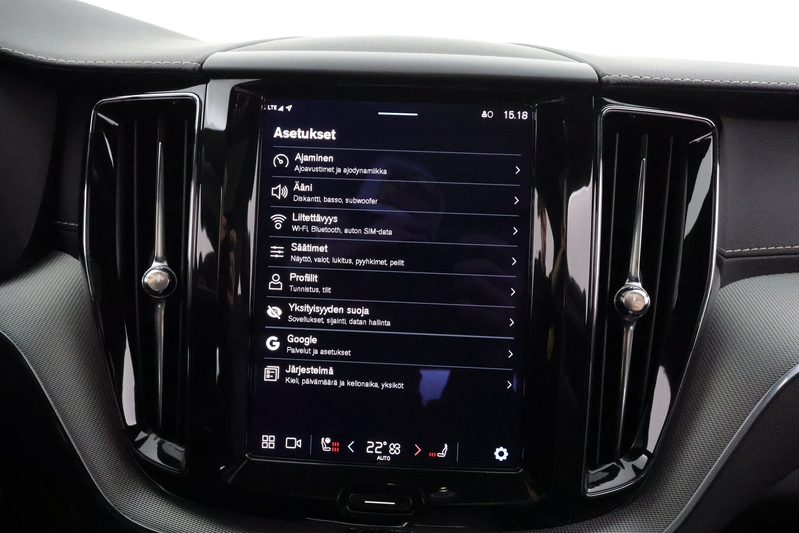 Volvo XC60 2022 T6 TwE AWD Business R-Design Edition aut * Webasto / ACC / Full-LED / P.Kamera / Sportpenkki Muistilla / Panorama * - 1-om Suomi-auto / 2x Latauskaapelit / Kahdet renkaat / Akku kuntotarkastettu - HULLU BLACKWEEK KORKOTARJOUS 2,49%