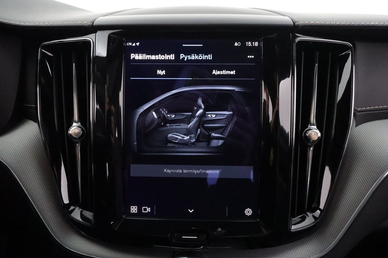 Volvo XC60 2022 T6 TwE AWD Business R-Design Edition aut * Webasto / ACC / Full-LED / P.Kamera / Sportpenkki Muistilla / Panorama * - 1-om Suomi-auto / 2x Latauskaapelit / Kahdet renkaat / Akku kuntotarkastettu - HULLU BLACKWEEK KORKOTARJOUS 2,49%