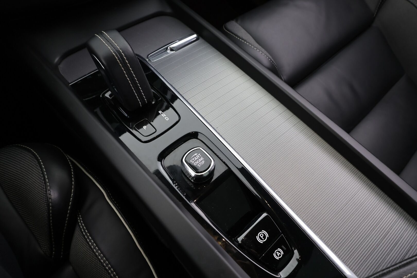 Volvo XC60 2022 T6 TwE AWD Business R-Design Edition aut * Webasto / ACC / Full-LED / P.Kamera / Sportpenkki Muistilla / Panorama * - 1-om Suomi-auto / 2x Latauskaapelit / Kahdet renkaat / Akku kuntotarkastettu - HULLU BLACKWEEK KORKOTARJOUS 2,49%