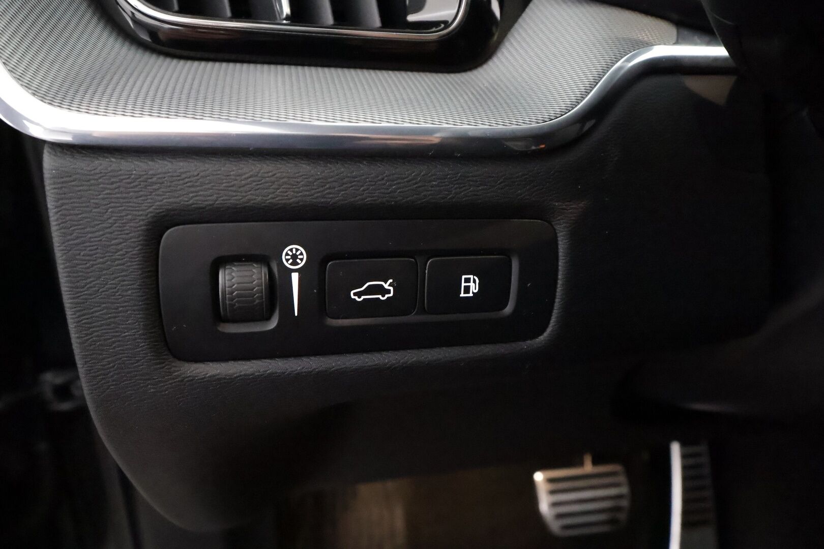 Volvo XC60 2022 T6 TwE AWD Business R-Design Edition aut * Webasto / ACC / Full-LED / P.Kamera / Sportpenkki Muistilla / Panorama * - 1-om Suomi-auto / 2x Latauskaapelit / Kahdet renkaat / Akku kuntotarkastettu - HULLU BLACKWEEK KORKOTARJOUS 2,49%