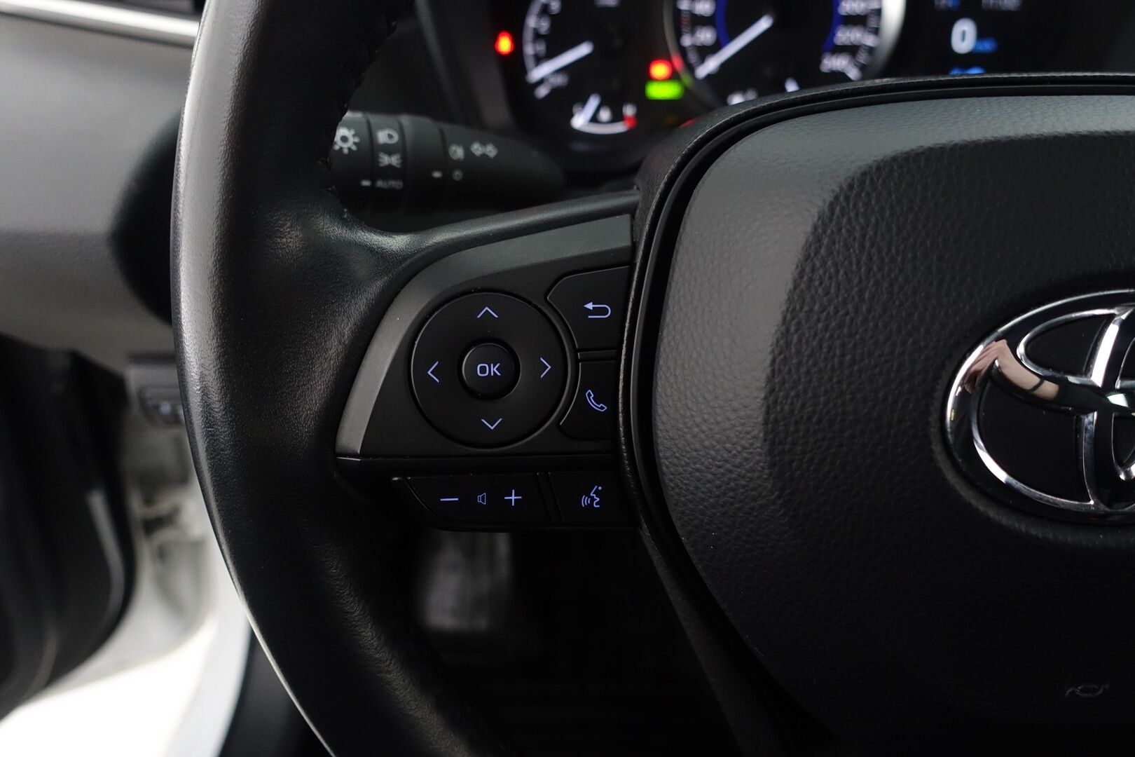 Toyota Corolla 2022 Touring Sports 1,8 Hybrid Life - HULLUT AVAJAISHULINAT KORKOTARJOUS 3,29 %