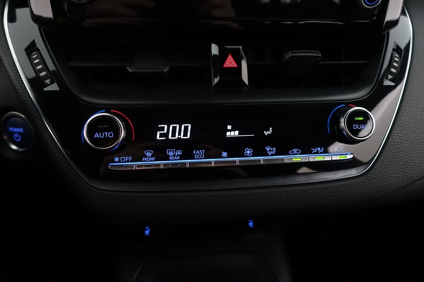 Toyota Corolla 2022 Touring Sports 1,8 Hybrid Life - HULLUT AVAJAISHULINAT KORKOTARJOUS 3,29 %