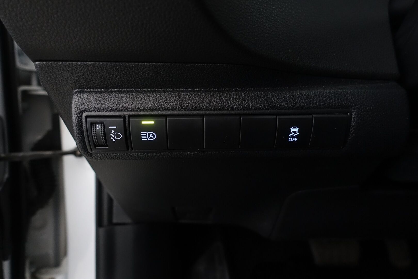 Toyota Corolla 2022 Touring Sports 1,8 Hybrid Life - HULLUT AVAJAISHULINAT KORKOTARJOUS 3,29 %