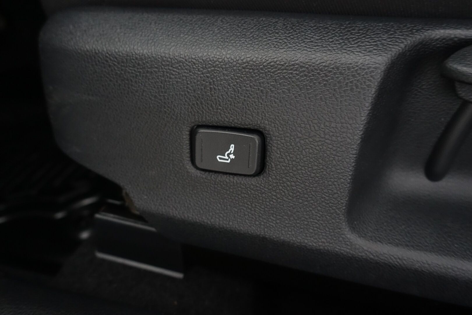 Toyota Corolla 2022 Touring Sports 1,8 Hybrid Life - HULLUT AVAJAISHULINAT KORKOTARJOUS 3,29 %