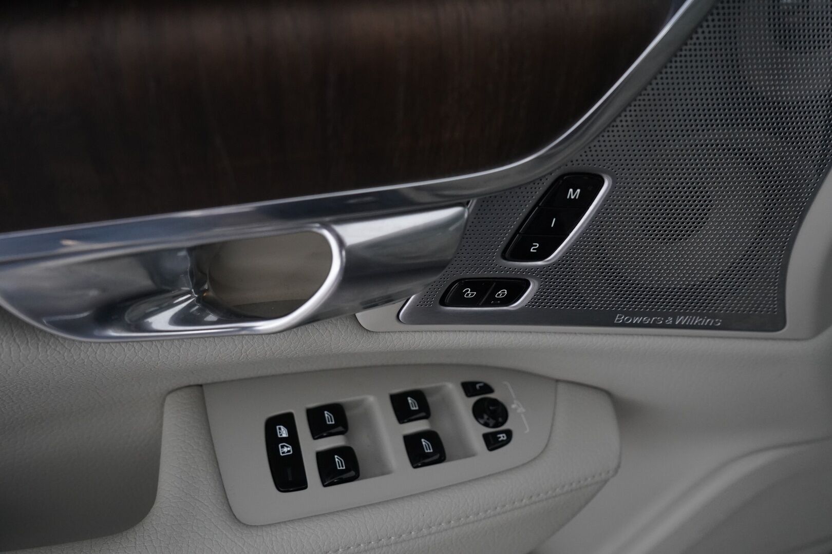 Volvo S90 2022 T8 AWD Long Range High Performance Inscription * ACC / B&W / Lasikattoluukku / Muistipenkit / Nahkasisusta / Blis * - Suomi-auto / Akku kuntotarkastettu SoH 95.9% 