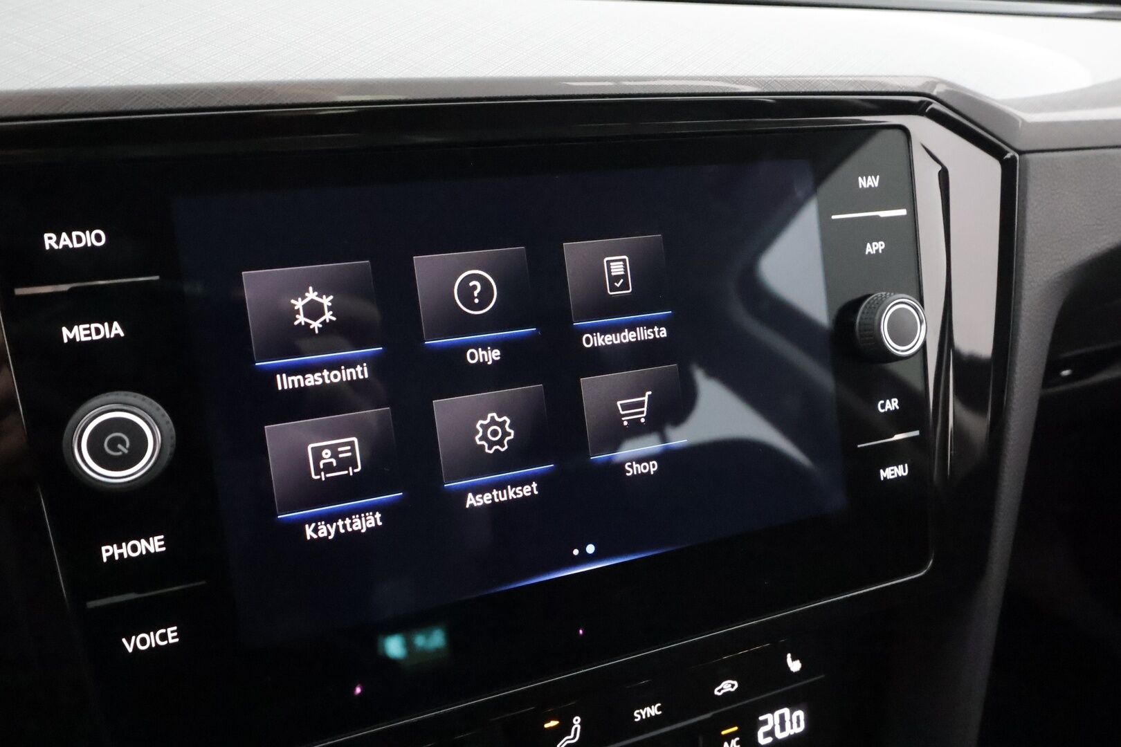 Volkswagen Passat 2022 Variant Style Business 1,5 TSI EVO 110 kW DSG * ACC / Webasto / Koukku / LED / P.kamera / Ergo comfort istuin / Keyless* - 1.Om suomi-auto / Kahdet Renkaat / Merkkihuollettu