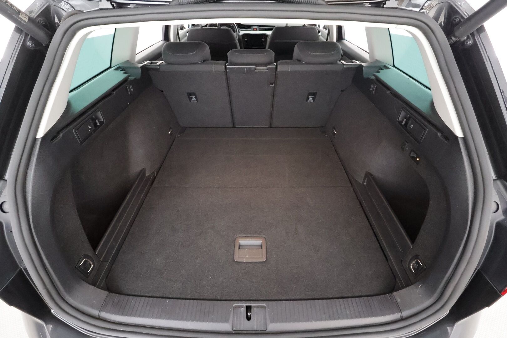 Volkswagen Passat 2022 Variant Style Business 1,5 TSI EVO 110 kW DSG * ACC / Webasto / Koukku / LED / P.kamera / Ergo comfort istuin / Keyless* - 1.Om suomi-auto / Kahdet Renkaat / Merkkihuollettu