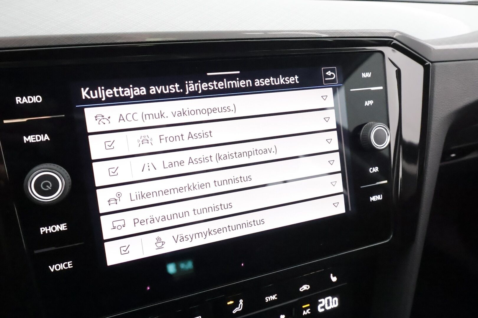 Volkswagen Passat 2022 Variant Style Business 1,5 TSI EVO 110 kW DSG - | ACC | Webasto | Koukku | LED | P.kamera | Ergo comfort istuin | Keyless | 1.Om suomi-auto | Kahdet Renkaat | Merkkihuollettu |