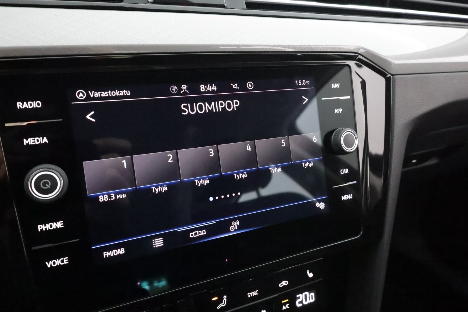 Volkswagen Passat 2022 Variant Style Business 1,5 TSI EVO 110 kW DSG * ACC / Webasto / Koukku / LED / P.kamera / Ergo comfort istuin / Keyless* - 1.Om suomi-auto / Kahdet Renkaat / Merkkihuollettu - HULLUT AVAJAISHULINAT KORKOTARJOUS 3,29 %