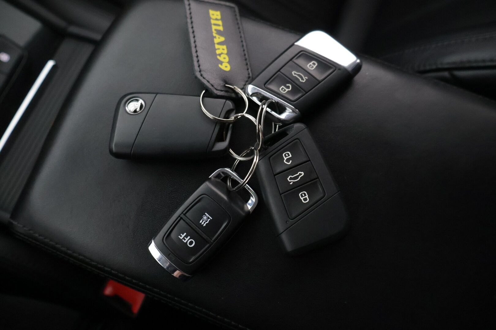 Skoda Superb 2018 Combi 2.0 TDI 4x4 L&K *ACC / Webasto / Blis / Canton / Vetokoukku / P-kamera / Ilmastoidut penkit* - Juuri katsastettu! / Muistipenkit / 2x Renkaat* - HULLUT AVAJAISHULINAT KORKOTARJOUS 3,29 %