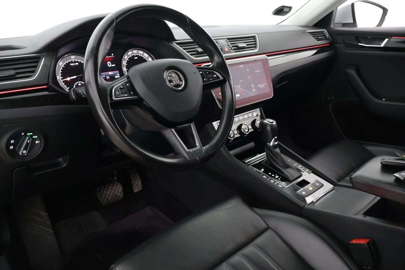 Skoda Superb 2018 Combi 2.0 TDI 4x4 L&K - * ACC | BLIS | Webasto | Canton | Vetokoukku | P-Kamera | Ilmastoidut penkit *