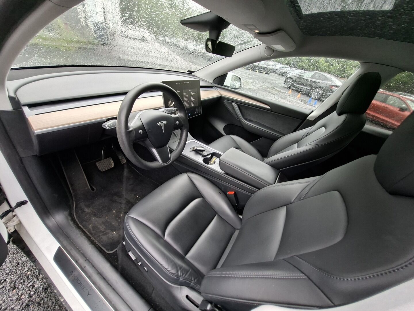 Tesla Model Y 2021 Long Range / 1 omisteinen Suomi-auto / Koukku / Lämpöpumppu / Premium Audio / Lasikatto / TULOSSA! - Lasikatto / Kahdet renkaat vanteineen / Parannettu autopilot /