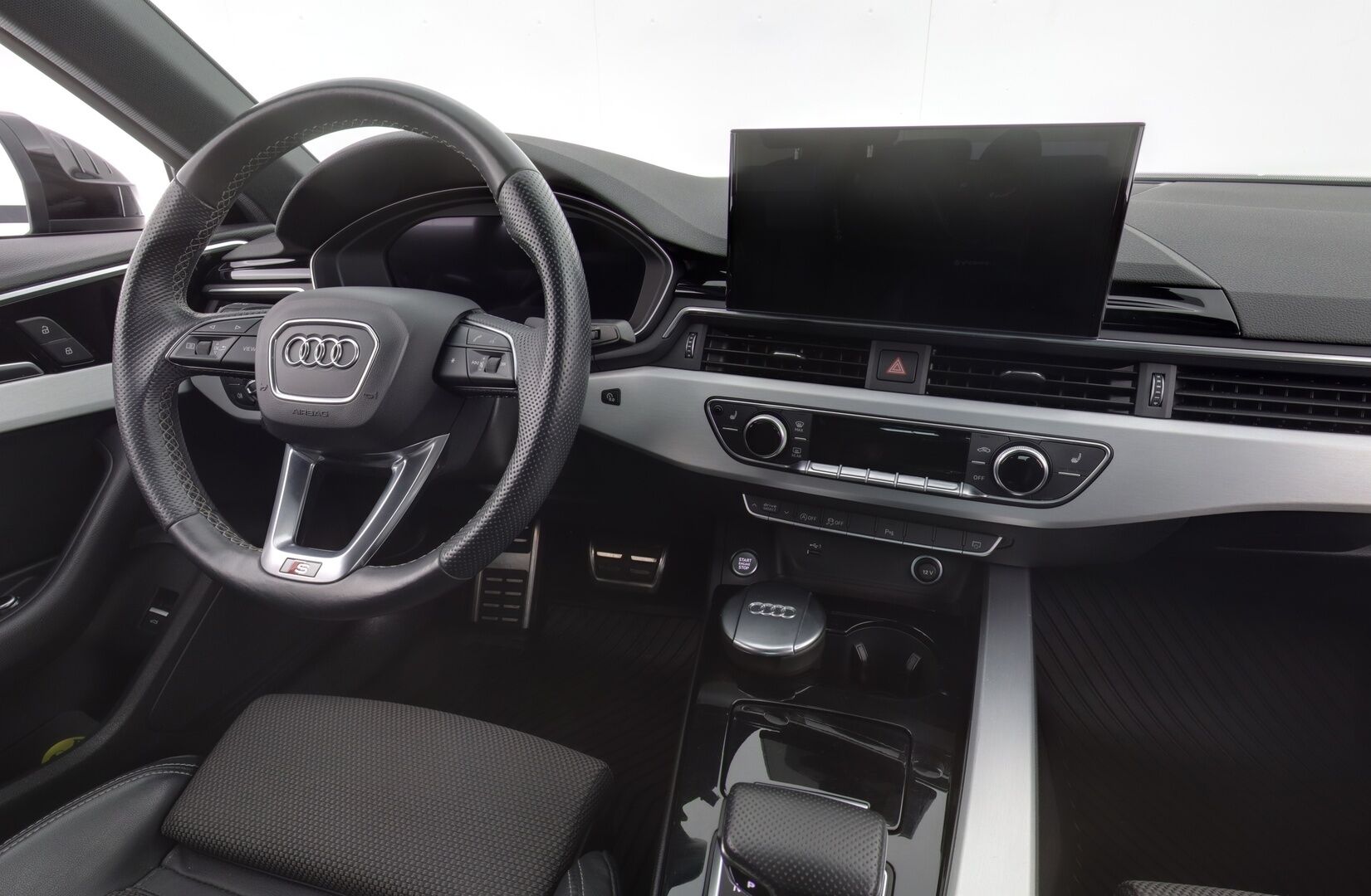 Audi A4 2021 Sedan Business S line 35 TFSI 110 kW MHEV S tronic - Adapt.vakkari | Facelift | Koukku | P.kamera | Puolinahka sporttipenkit | Tulossa toimipisteeseen 