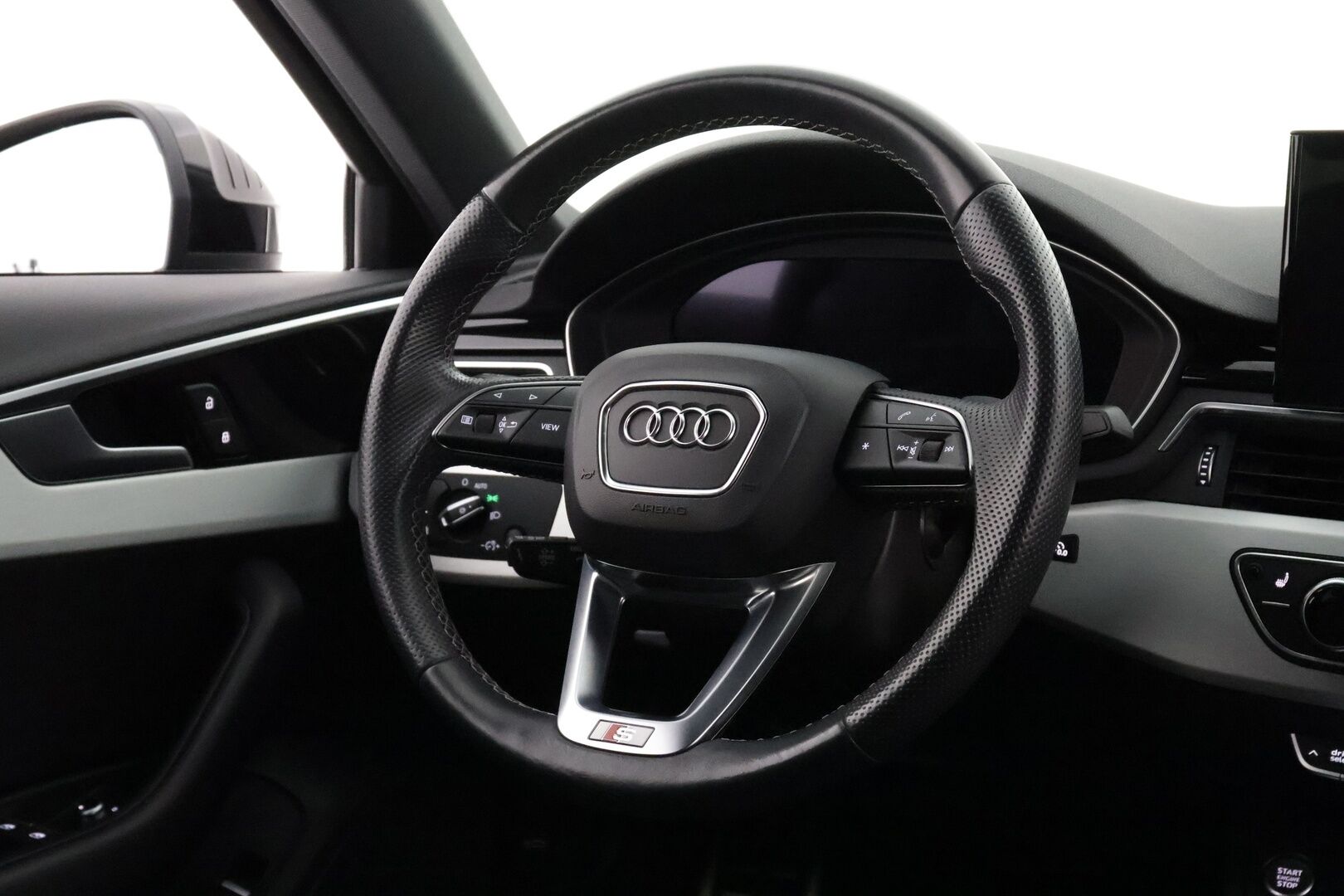 Audi A4 2021 Sedan Business S line 35 TFSI 110 kW MHEV S tronic - Adapt.vakkari | Facelift | Koukku | P.kamera | Puolinahka sporttipenkit | Tulossa toimipisteeseen 