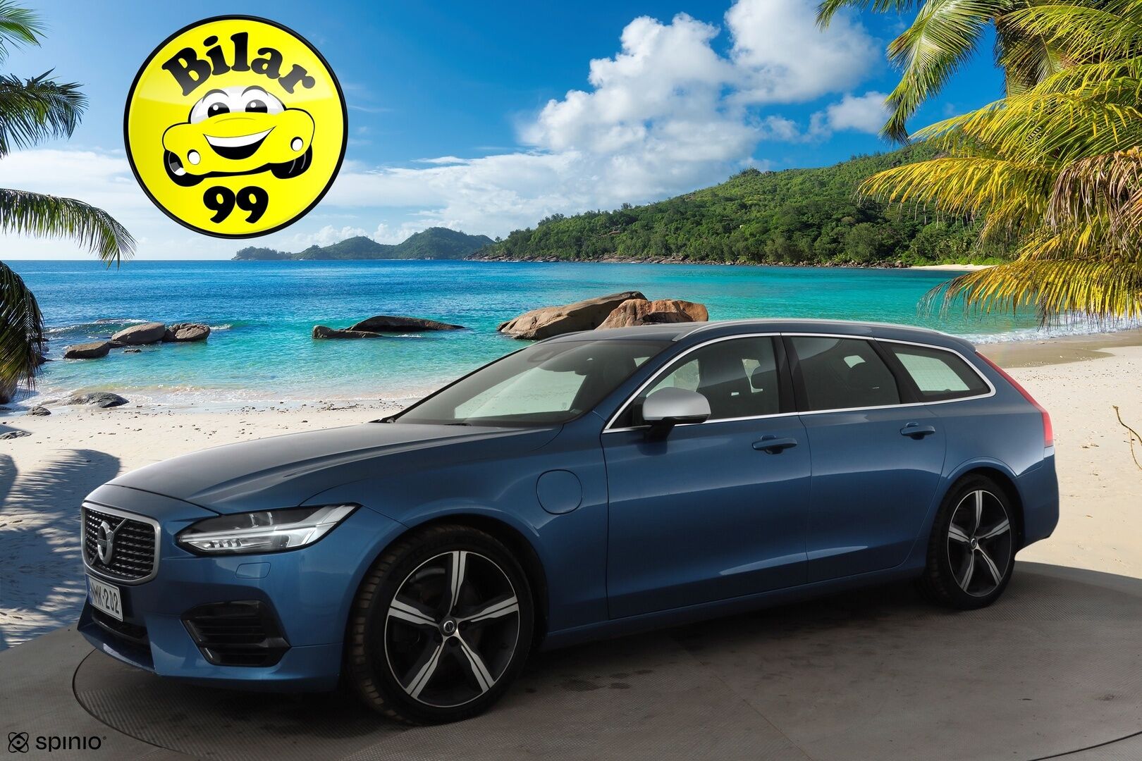 Volvo V90 2018 T8 AWD R-Design aut * ACC / Webasto / P.tutkat / Muistipenkit hieronnalla / Full LED / Ilmastoidut nahat / Panorama / KeylessGo * - Kahdet renkaat aluvanteilla / Hyvät varusteet