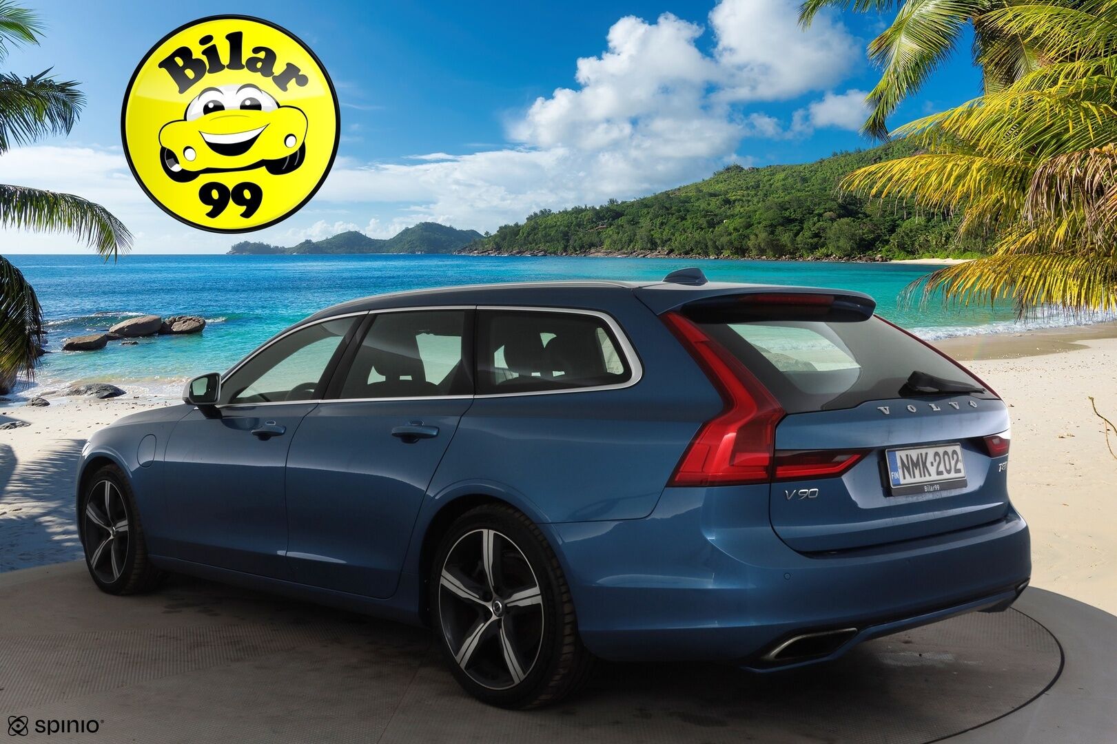 Volvo V90 2018 T8 AWD R-Design aut * ACC / Webasto / P.tutkat / Muistipenkit hieronnalla / Full LED / Ilmastoidut nahat / Panorama / KeylessGo * - Kahdet renkaat aluvanteilla / Hyvät varusteet