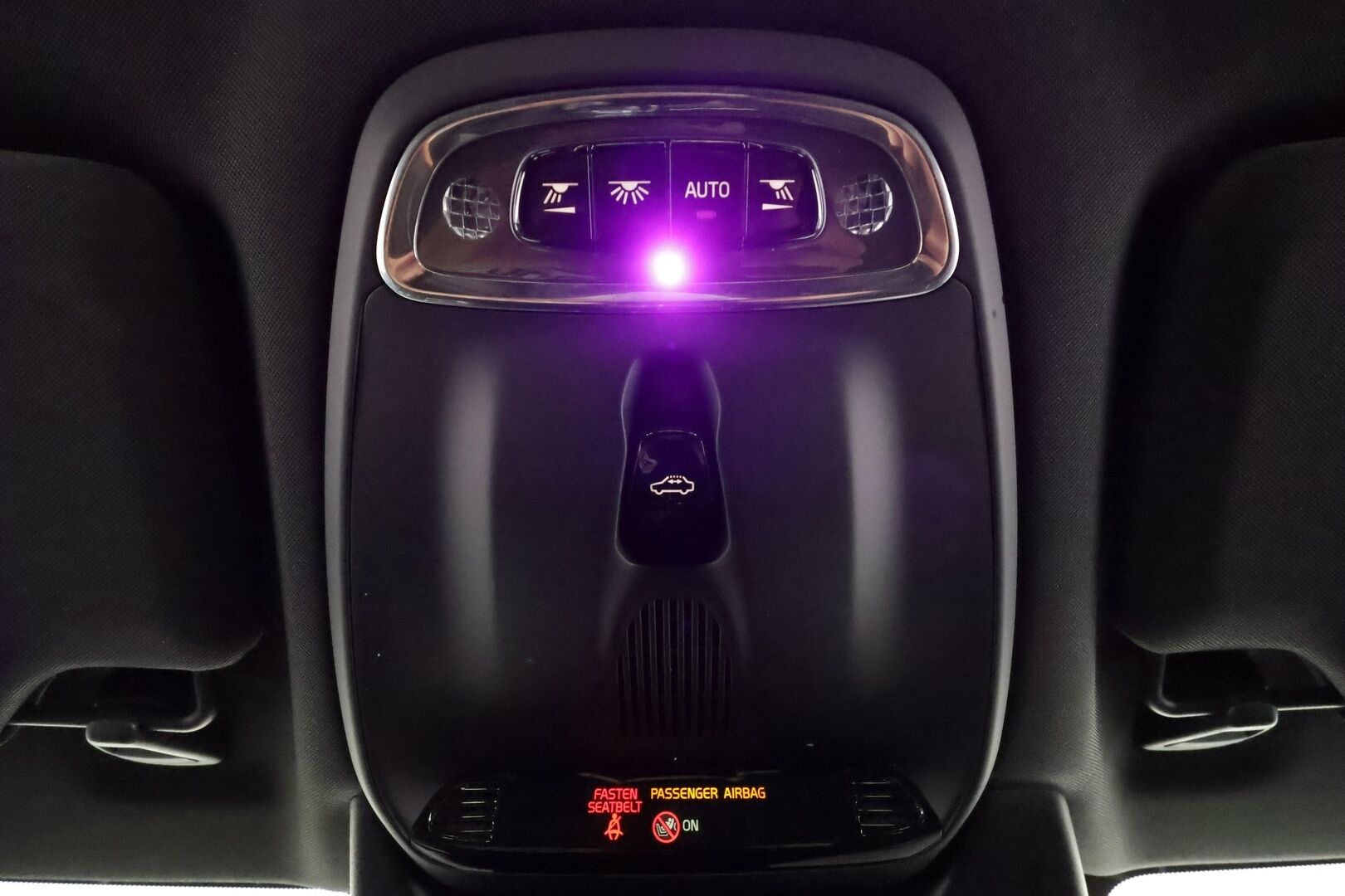 Volvo V90 2018 T8 AWD R-Design aut * Muistipenkit hieronnalla / ACC / Webasto / Ilmastoidut nahat / Panorama - Huippu varusteltu! / 2x vanteet / Apple & Android / High. perf audio