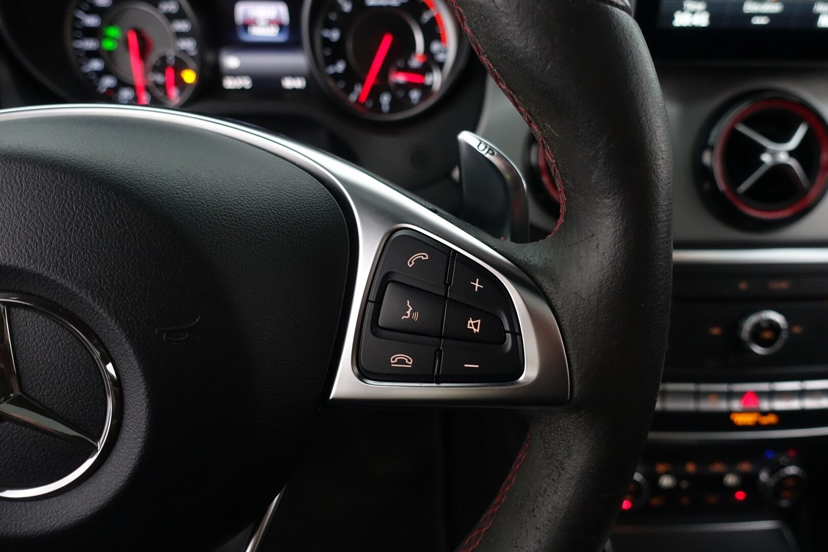 Mercedes-Benz CLA 45 AMG 2017 4Matic Shooting Brake - | Sport-putkisto | DTR+ | Harman&Kardon | Panorama | P.kamera & tutkat | Muistipenkki | Nahka-alcantara | LED High Performance | 