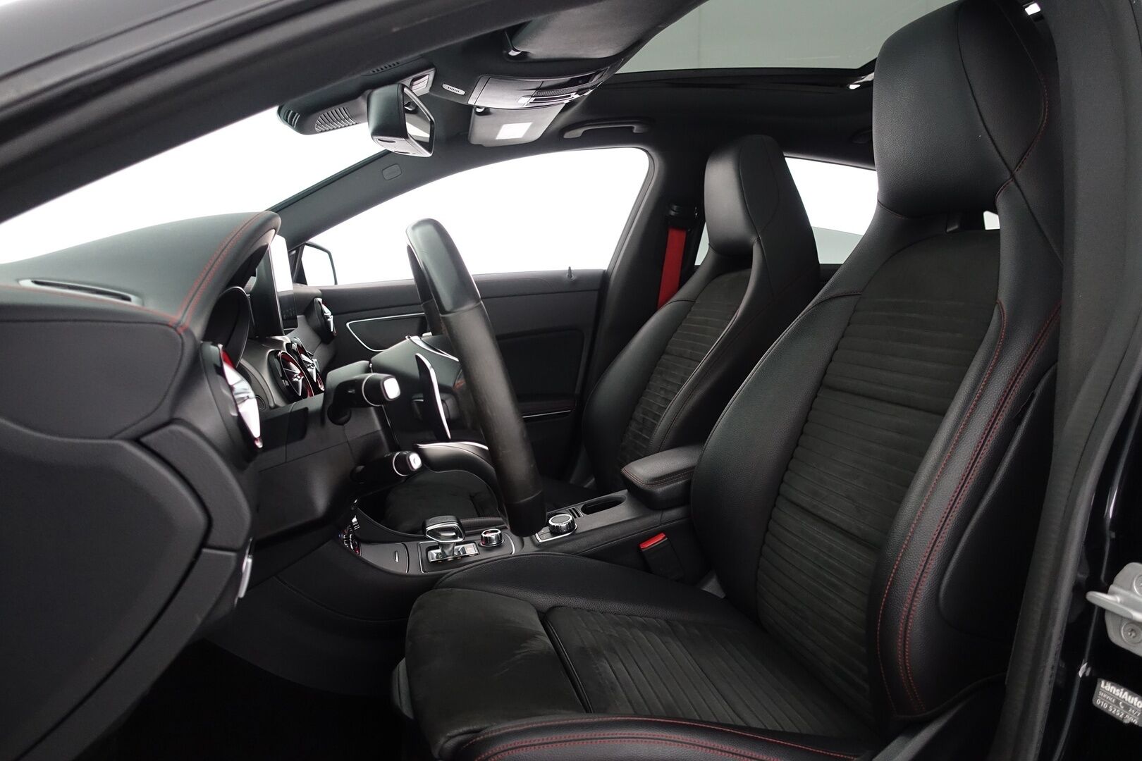 Mercedes-Benz CLA 45 AMG 2017 4Matic Shooting Brake - | Sport-putkisto | DTR+ | Harman&Kardon | Panorama | P.kamera & tutkat | Muistipenkki | Nahka-alcantara | LED High Performance | 