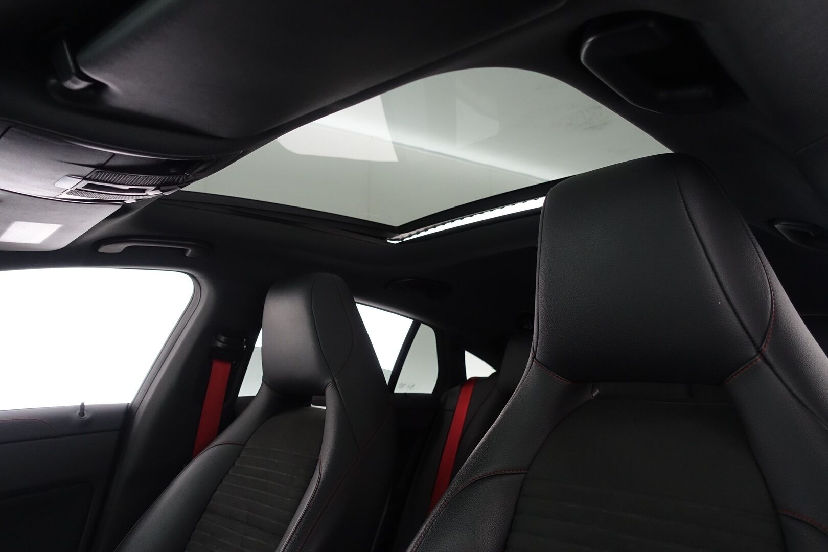 Mercedes-Benz CLA 45 AMG 2017 4Matic Shooting Brake - | Sport-putkisto | DTR+ | Harman&Kardon | Panorama | P.kamera & tutkat | Muistipenkki | Nahka-alcantara | LED High Performance | 