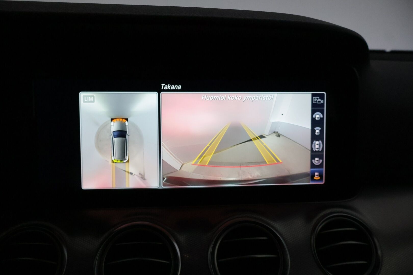 Mercedes-Benz E 2019 300 de T A Business Avantgarde EQ Power * DTR+ / 360 / Burmester / Hierovat sporttipenkit muistilla / Kessy / Ledit * - * Kovilla varusteilla, hyvin pidetty ja huollettu Johtotähti seuraavalle! Kaksilla asiallisilla renkailla ja vanteilla. Akun kuntotesti tehty! *