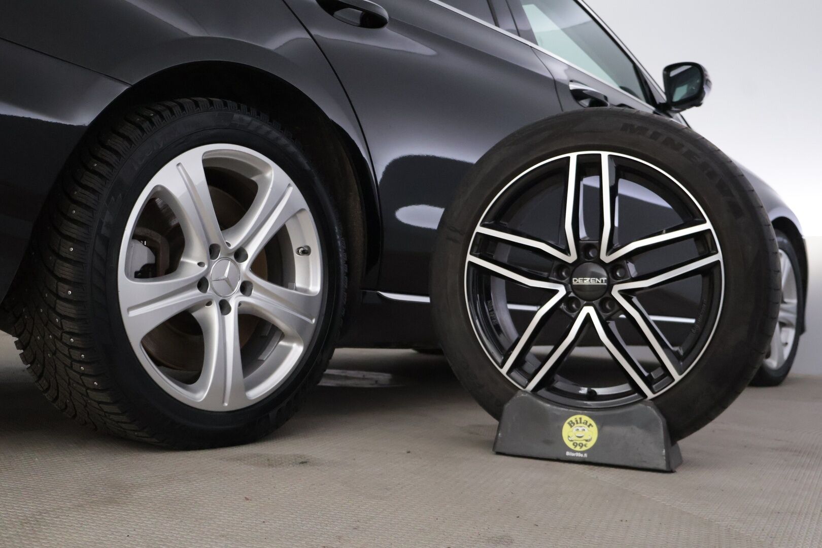 Mercedes-Benz E 2019 300 de T A Business Avantgarde EQ Power * DTR+ / 360 / Burmester / Hierovat sporttipenkit muistilla / Kessy / Ledit * - * Kovilla varusteilla, hyvin pidetty ja huollettu Johtotähti seuraavalle! Kaksilla asiallisilla renkailla ja vanteilla. Akun kuntotesti tehty! *