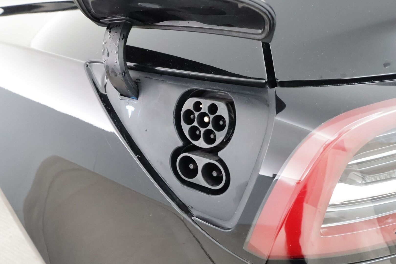 Tesla Model 3 2021 Long Range - | ACC | Refresh | Lasikatto | Premium Audio | Matrix | Sähkönahat | Muistipenkki | P.kamera | Oikeat p.tutkat | Autosteer | Keyless | 
