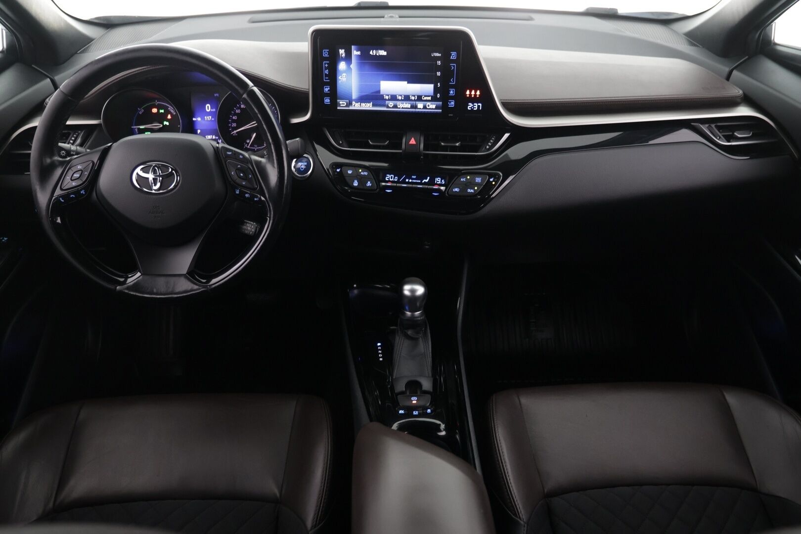 Toyota C-HR 2017 1,8 Hybrid Active - | P-kamera | Puolinahkasisusta | BSM | Keyless | Ledit | Kaistavahti | 2x Toyotan aluvanteet |