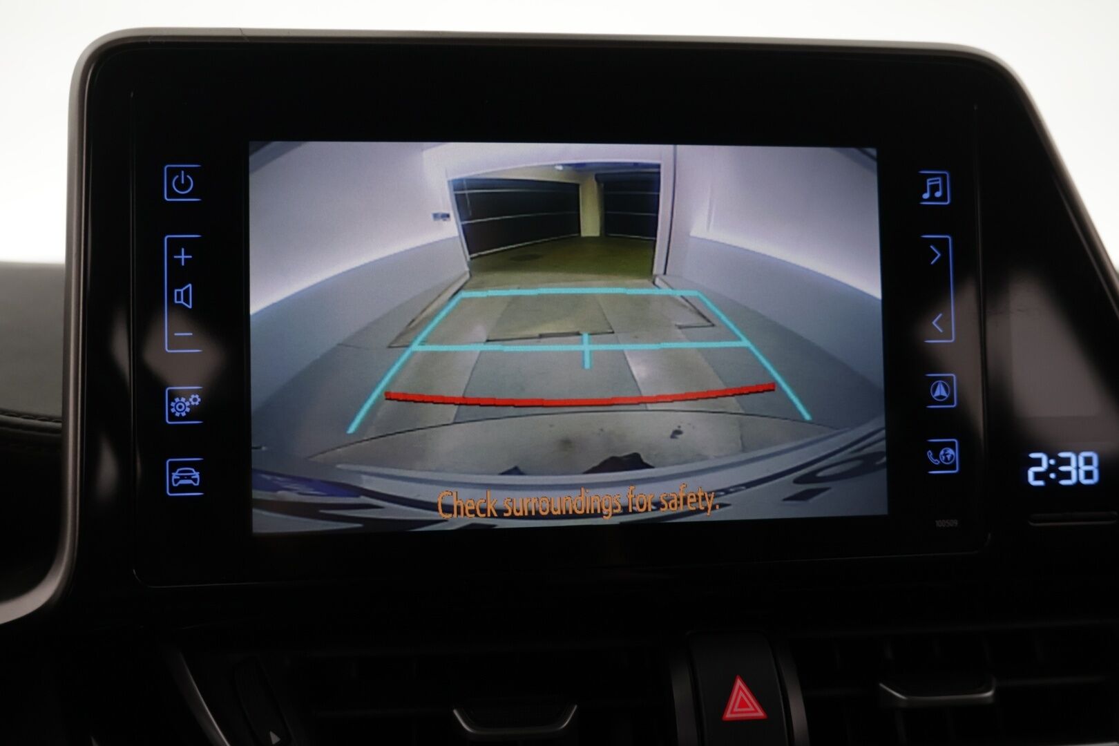 Toyota C-HR 2017 1,8 Hybrid Active - | P-kamera | Puolinahkasisusta | BSM | Keyless | Ledit | Kaistavahti | 2x Toyotan aluvanteet |