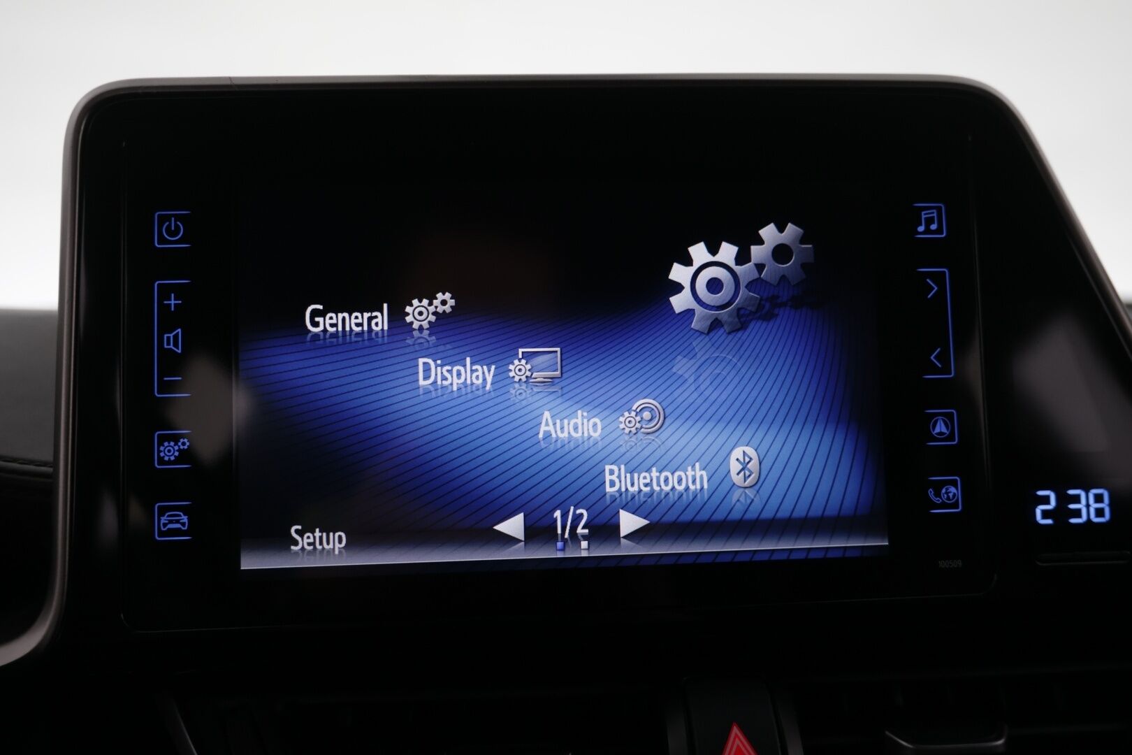 Toyota C-HR 2017 1,8 Hybrid Active - | P-kamera | Puolinahkasisusta | BSM | Keyless | Ledit | Kaistavahti | 2x Toyotan aluvanteet |
