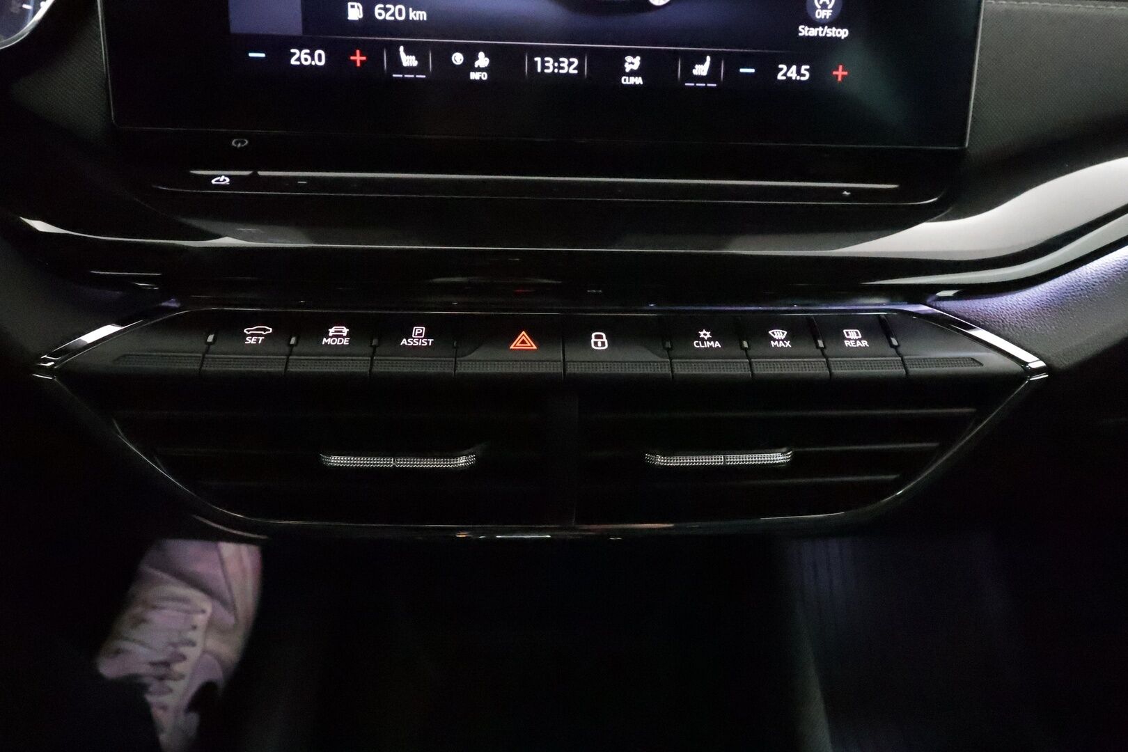 Skoda Octavia 2021 2,0 TDI 150 Style DSG Autom.**Webasto / Canton Audio / Sporttipenkit / LED / Digimittaristo / P.kamera** - 1.om Suomi-auto / kahdet renkaat aluvanteilla
