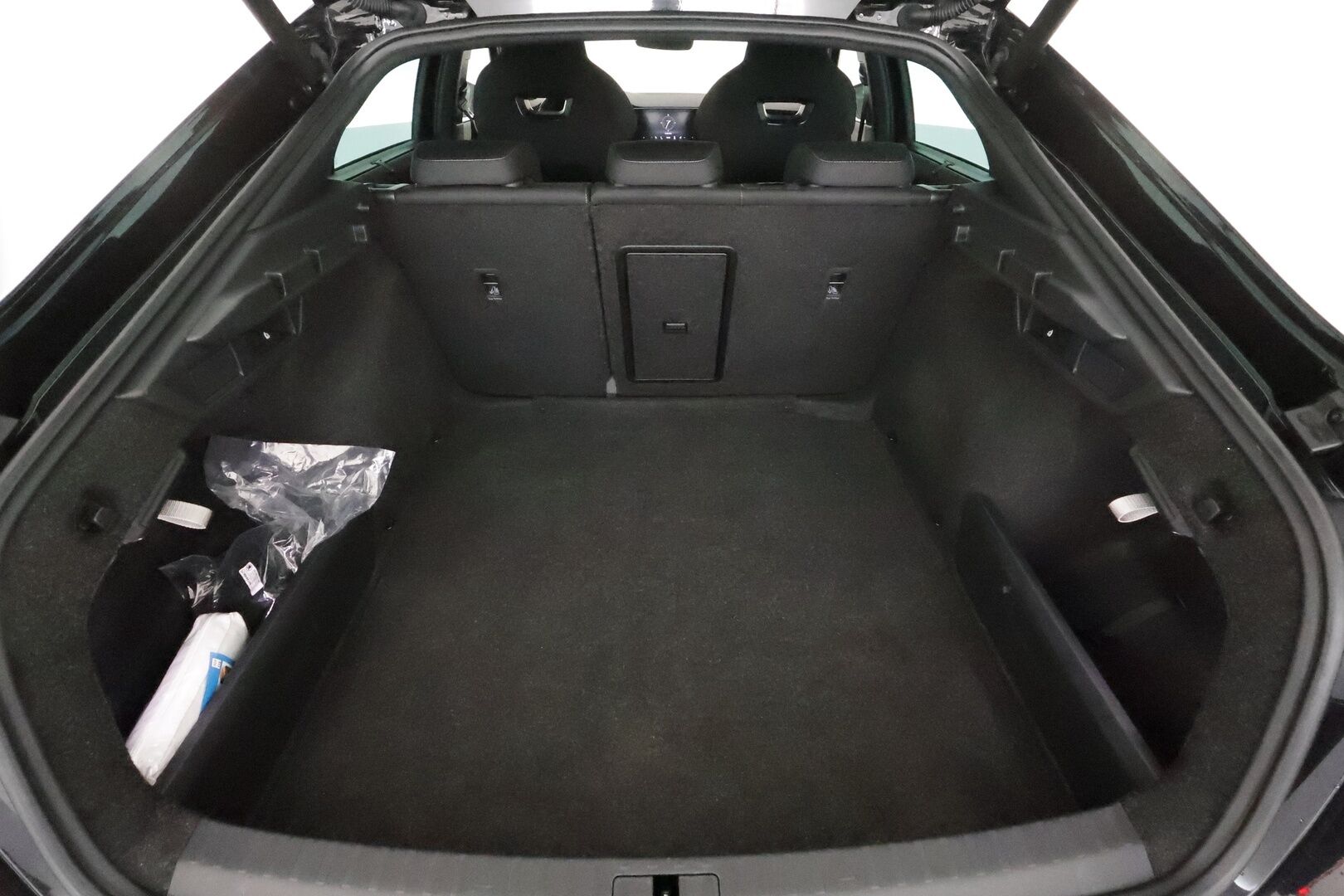 Skoda Octavia 2021 2,0 TDI 150 Style DSG Autom.**Webasto / Canton Audio / Sporttipenkit / LED / Digimittaristo / P.kamera** - 1.om Suomi-auto / kahdet renkaat aluvanteilla