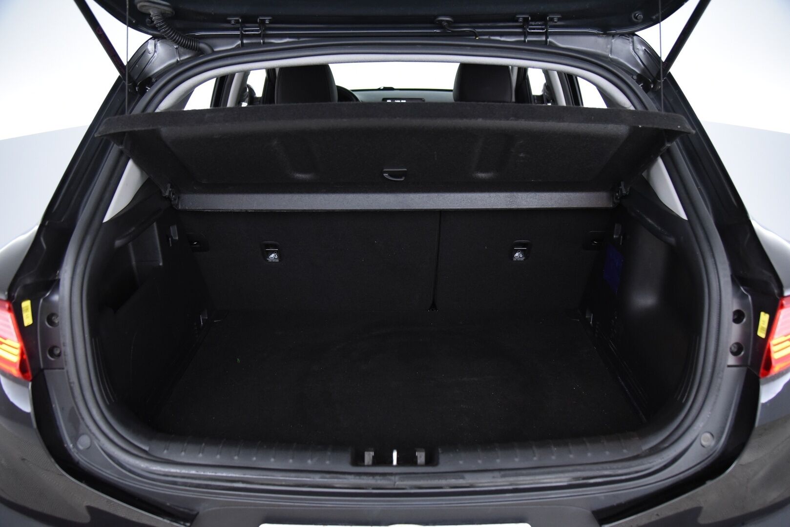 Kia Stonic 2021 1,0 T-GDI 100hv EX Design DCT / 1-om. Suomi-auto / Ratinlämmitin / LED / P. Kamera / Navi / - 2x renkaat&vanteet / Todella siisti! / Merkkihuollettu