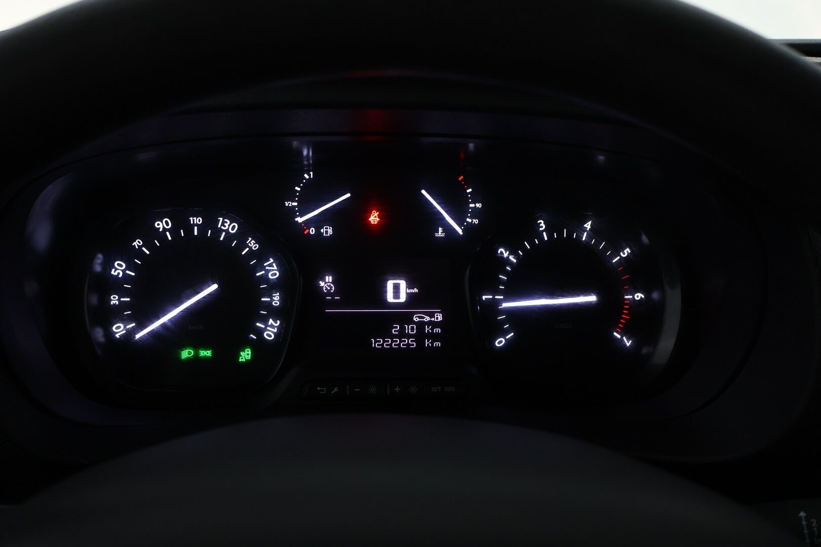 Toyota Proace 2021 L2 2,0 D 120 4x4 5-ovinen - ALV / Suomiauto / Webasto / Vetokoukku / Peruutuskamera / BLIS / Navigointi / Vakkari / Neliveto!
