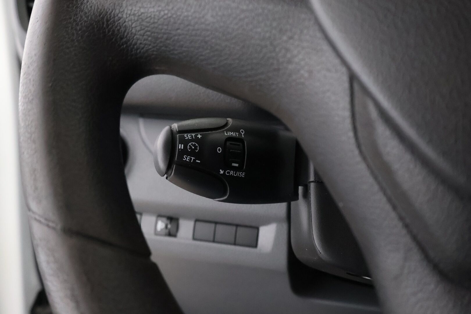 Toyota Proace 2021 L2 2,0 D 120 4x4 5-ovinen - ALV / Suomiauto / Webasto / Vetokoukku / Peruutuskamera / BLIS / Navigointi / Vakkari / Neliveto!