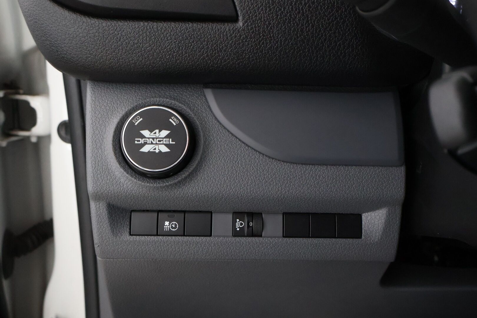Toyota Proace 2021 L2 2,0 D 120 4x4 5-ovinen - ALV / Suomiauto / Webasto / Vetokoukku / Peruutuskamera / BLIS / Navigointi / Vakkari / Neliveto!