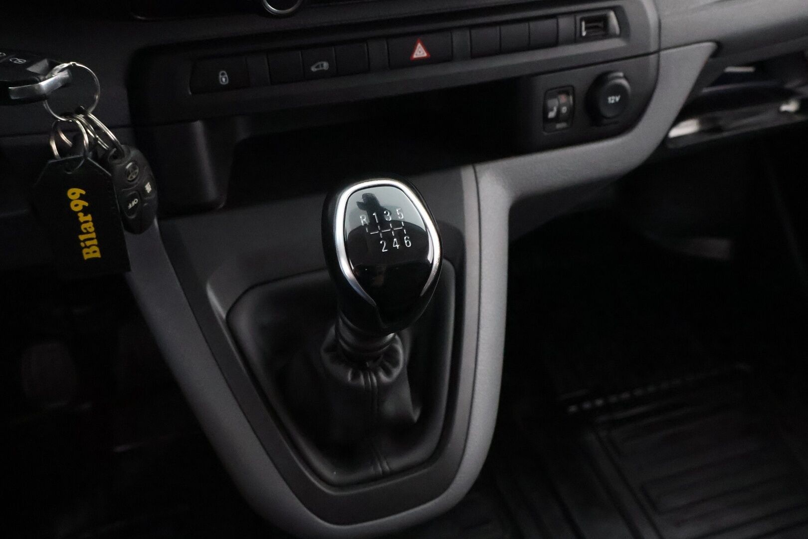 Toyota Proace 2021 L2 2,0 D 120 4x4 5-ovinen - ALV / Suomiauto / Webasto / Vetokoukku / Peruutuskamera / BLIS / Navigointi / Vakkari / Neliveto!