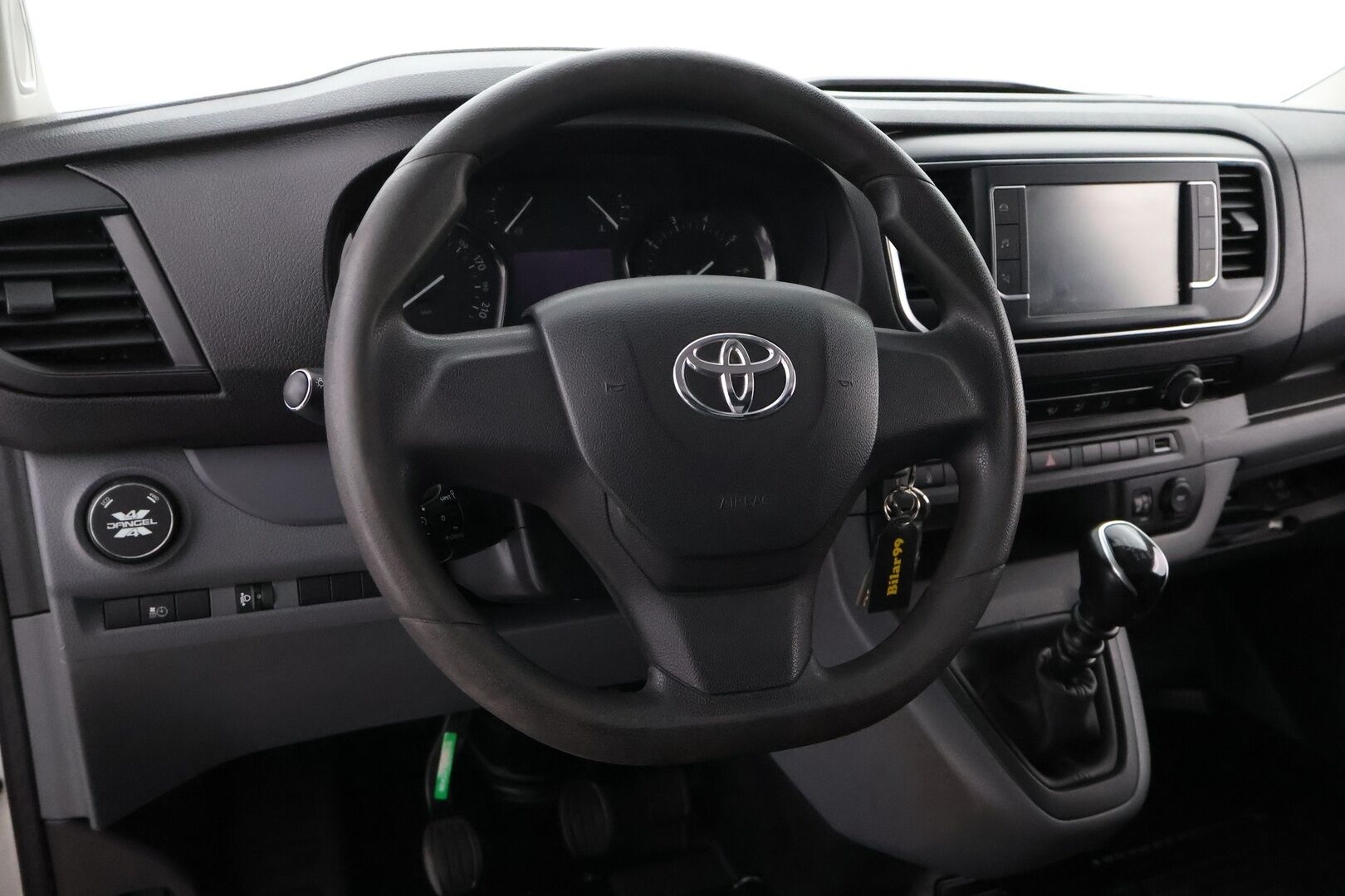 Toyota Proace 2021 L2 2,0 D 120 4x4 5-ovinen - ALV / Suomiauto / Webasto / Vetokoukku / Peruutuskamera / BLIS / Navigointi / Vakkari / Neliveto!