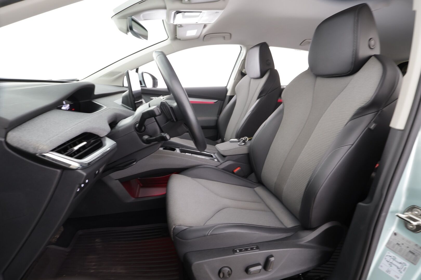 Skoda Enyaq 2022 60 Launch Edition iV * ILP / ACC / Matrix-LED /  P.Kamera / Muistipenkki / Keyless / Navi * - 1.Om suomi-auto / Merkkihuollettu / Kahdet Renkaat - HULLUT JOULUT KORKOTARJOUS 2,49% 