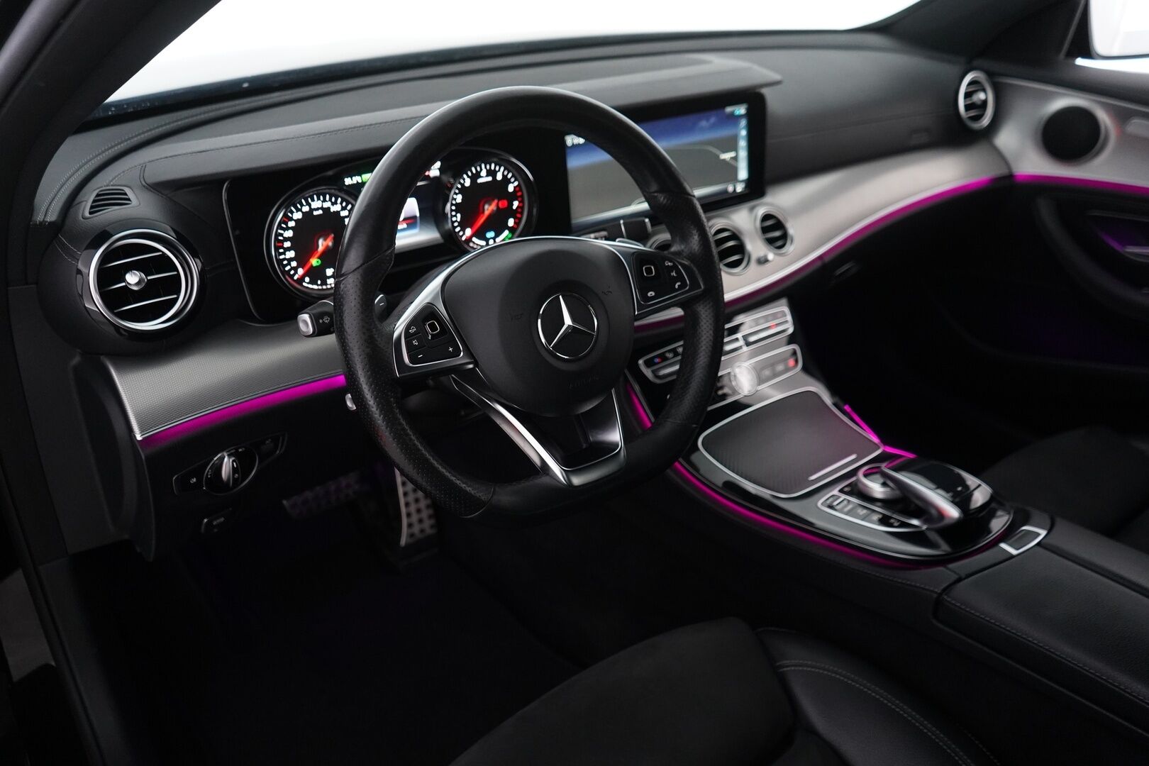 MERCEDES-BENZ E 2018 350 e Premium Business AMG *Ambient light /  Navi / kamera / Sporttipenkit* - Kahdet alumiinivanteet / Huippusiisti! 