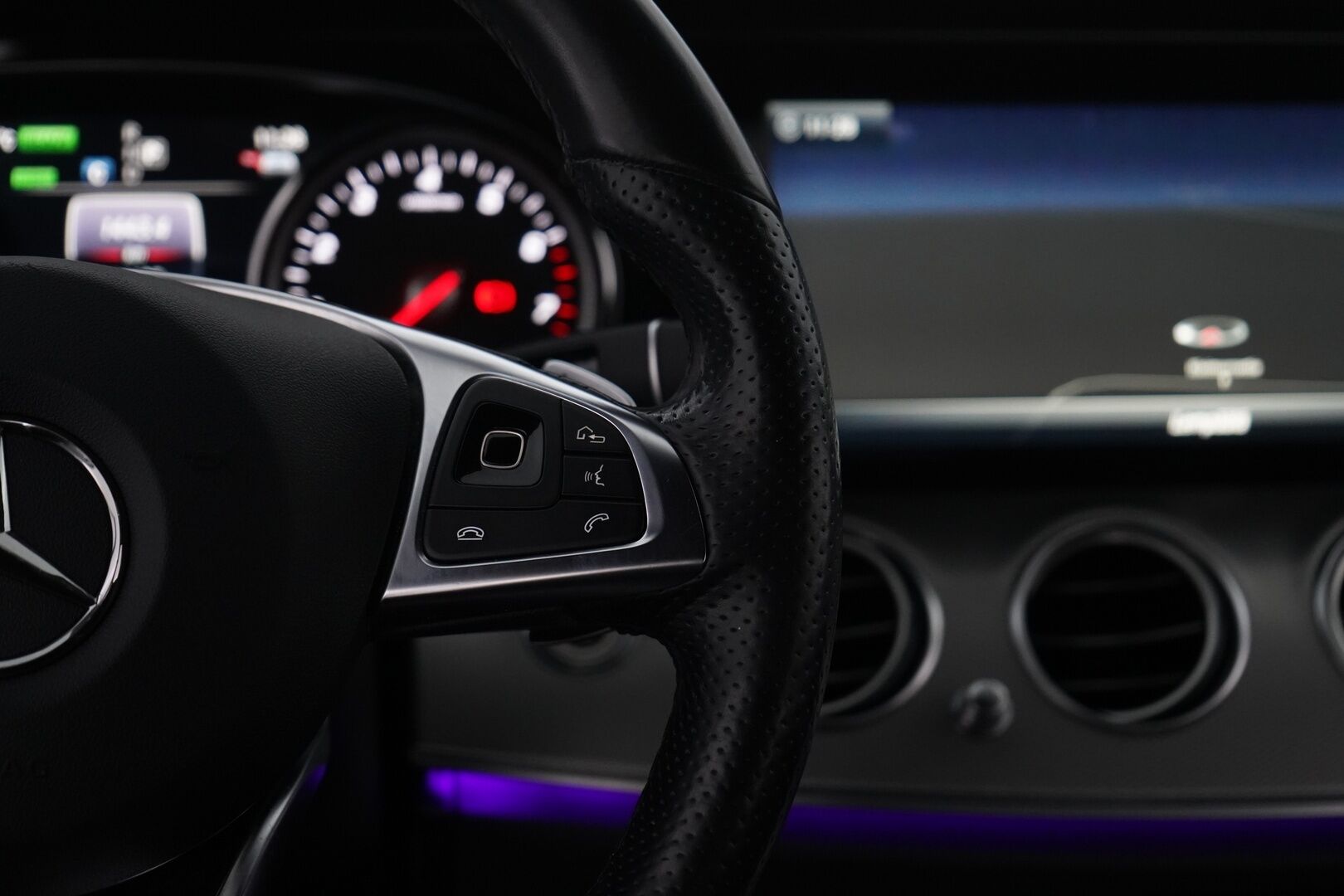 MERCEDES-BENZ E 2018 350 e Premium Business AMG *Ambient light /  Navi / kamera / Sporttipenkit* - Kahdet alumiinivanteet / Huippusiisti! 