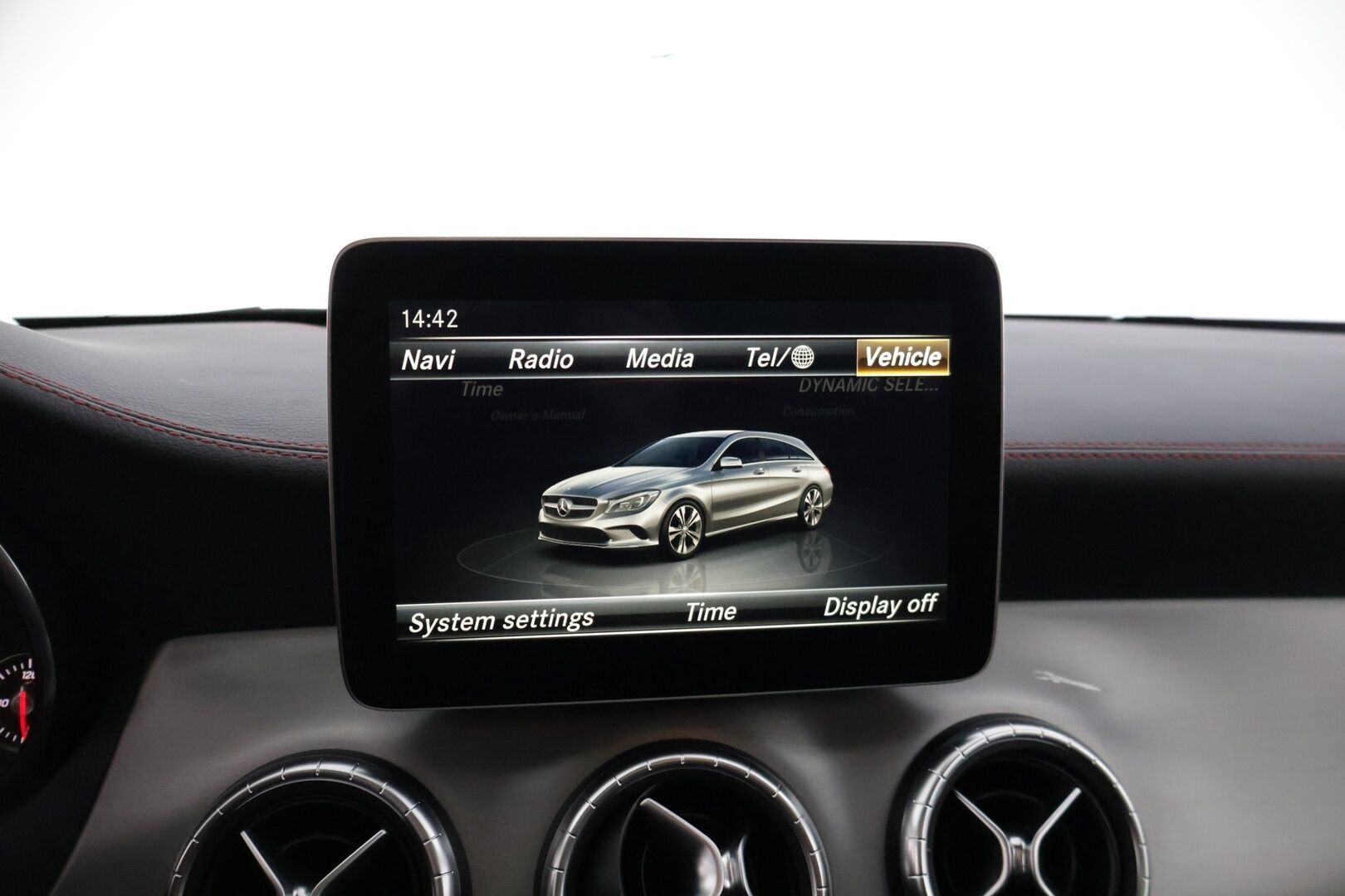 Mercedes-Benz CLA 2017 220 d 4Matic A Shooting Brake Business AMG * Panorama / Peruutuskamera / Nahkapenkit / Blis / Keyless / LED * - * Todella näyttävä AMG paketilla oleva Facelift mallin neliveto CLA!  *