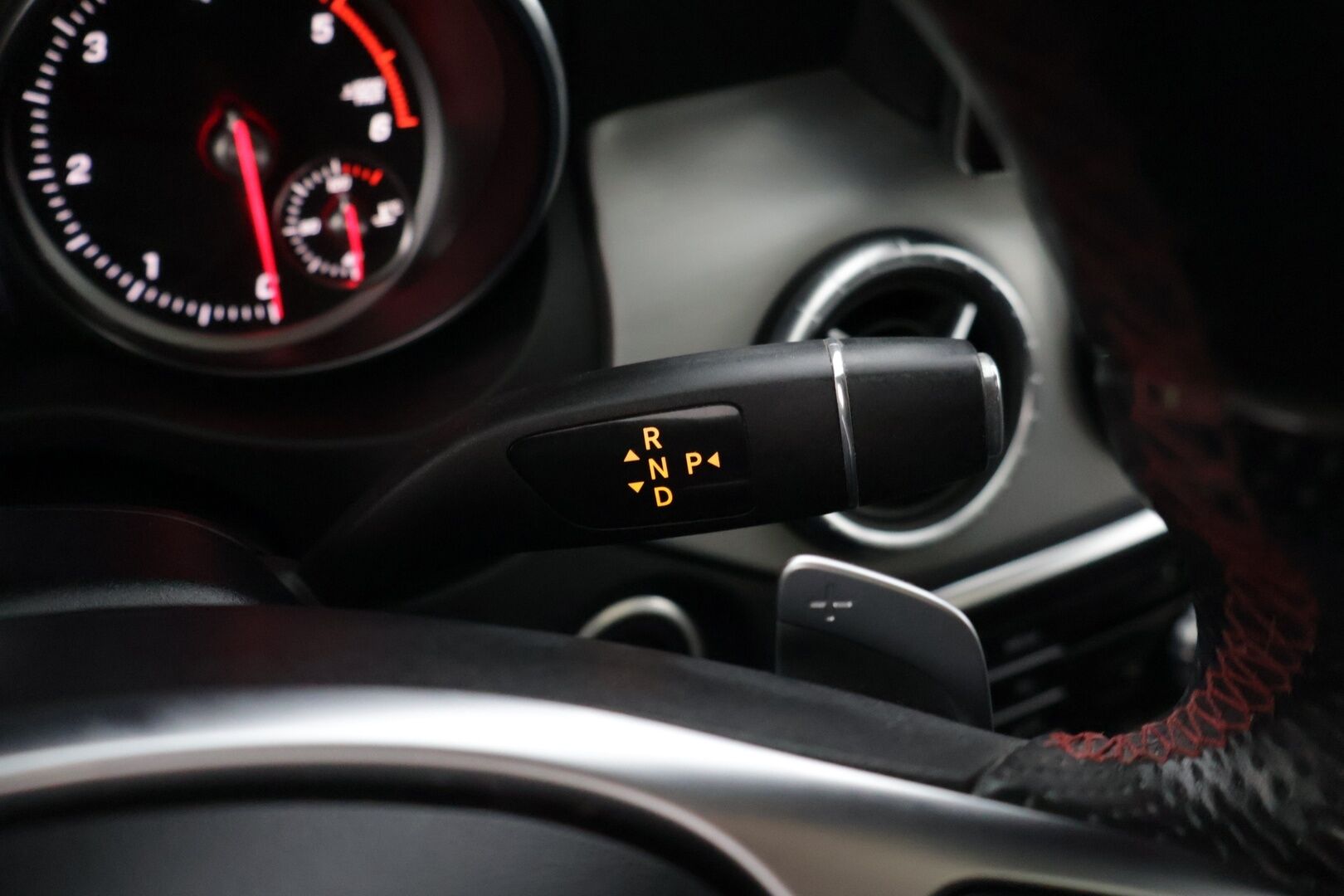 Mercedes-Benz CLA 2017 220 d 4Matic A Shooting Brake Business AMG * Panorama / Peruutuskamera / Nahkapenkit / Blis / Keyless / ILS-LED * - * Todella näyttävä AMG paketilla oleva Facelift mallin neliveto CLA! / Uudet talvirenkaat *