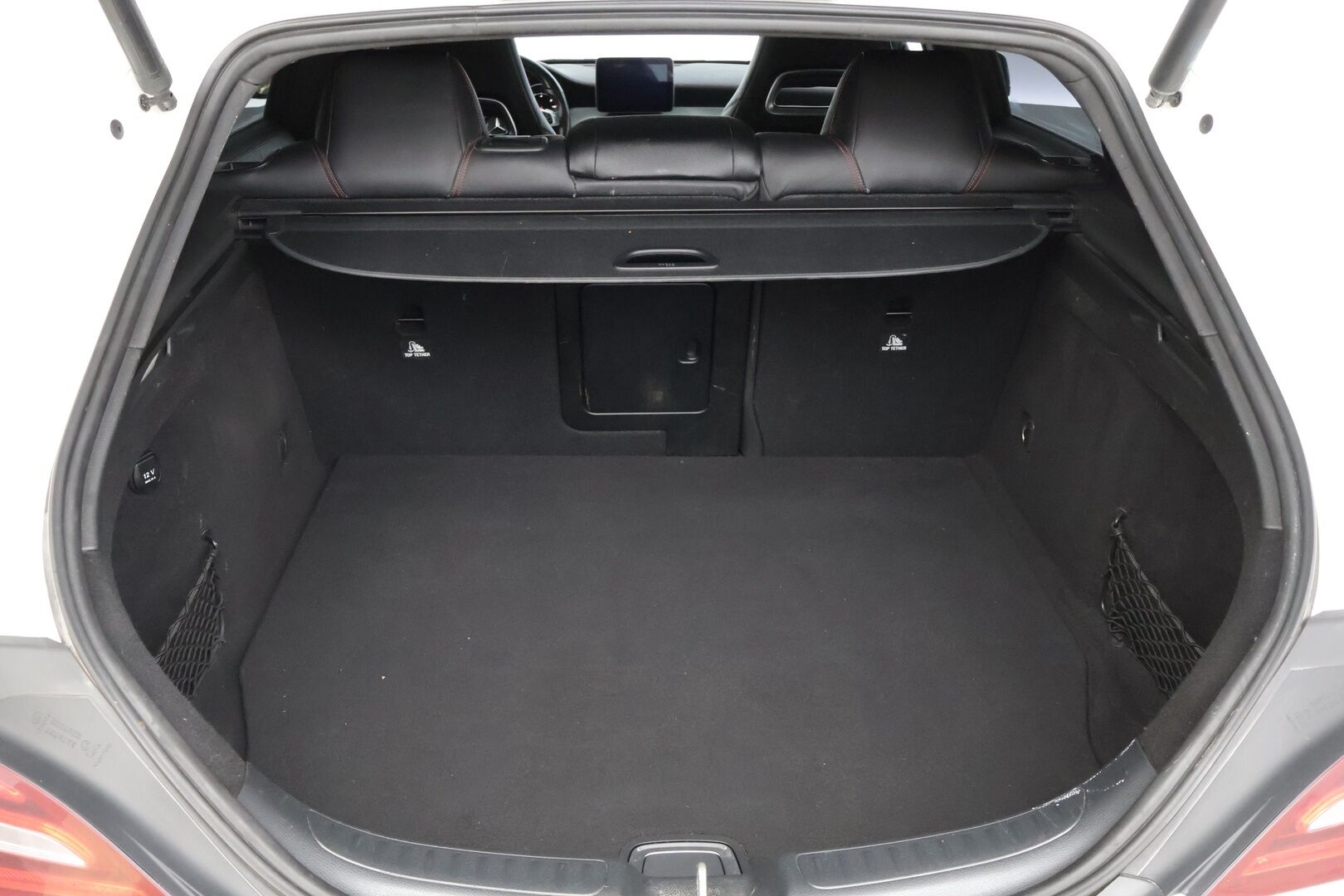 Mercedes-Benz CLA 2017 220 d 4Matic A Shooting Brake Business AMG * Panorama / Peruutuskamera / Nahkapenkit / Blis / Keyless / ILS-LED * - * Todella näyttävä AMG paketilla oleva Facelift mallin neliveto CLA! / Uudet talvirenkaat *